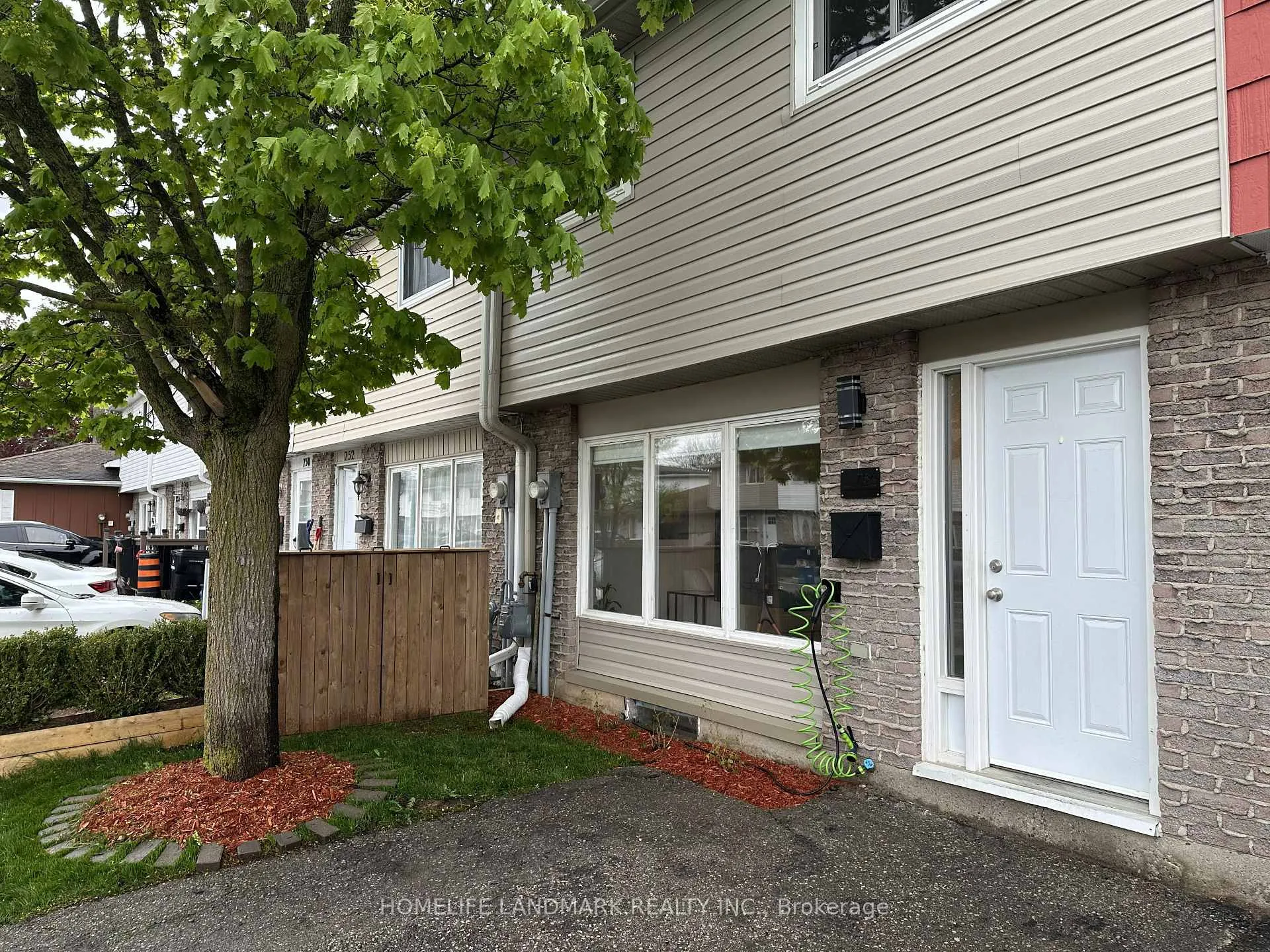 Photo 33 of 754 Parkview Crescent, Cambridge — HOMEH