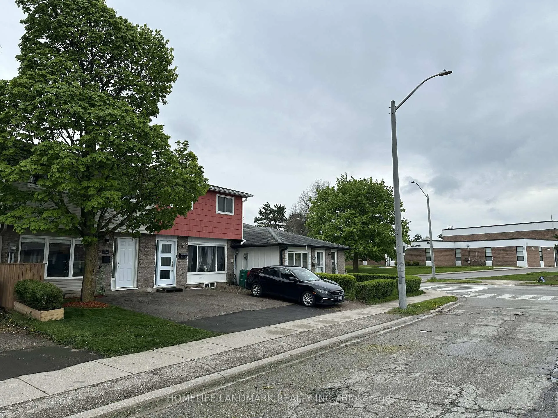 Photo 34 of 754 Parkview Crescent, Cambridge — HOMEH