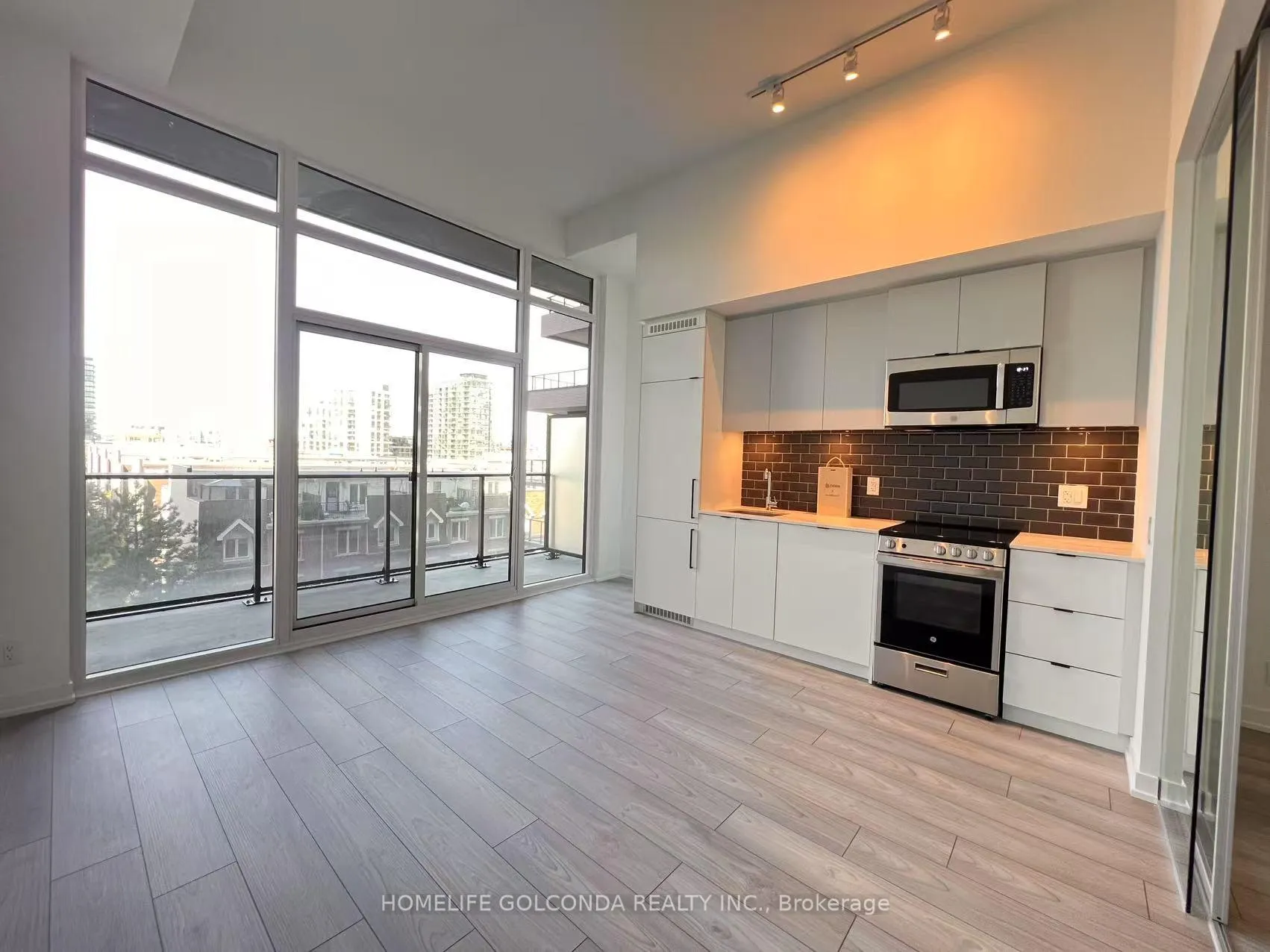 Photo 2 of Unit 403, 1182 King Street, Toronto, South Parkdale — HOMEH