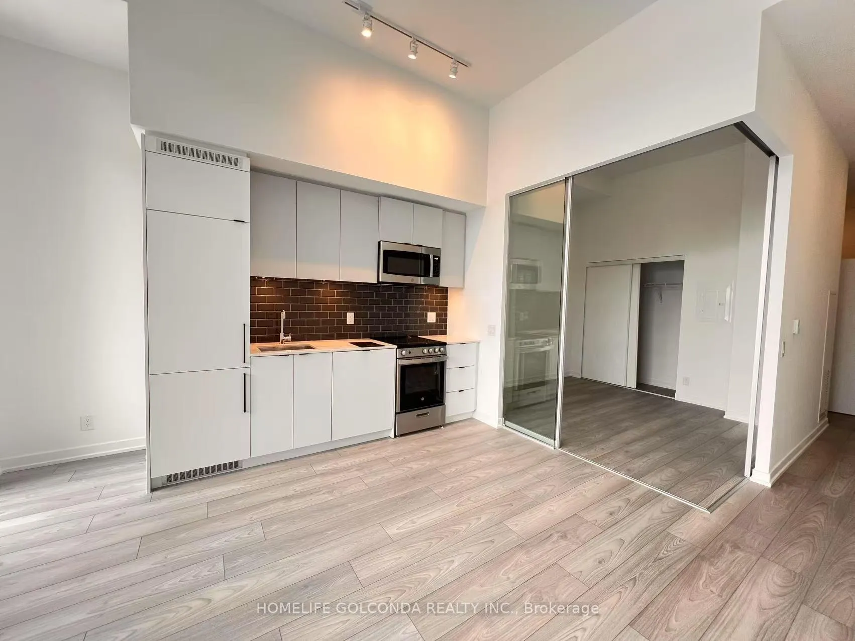Photo 4 of Unit 403, 1182 King Street, Toronto, South Parkdale — HOMEH