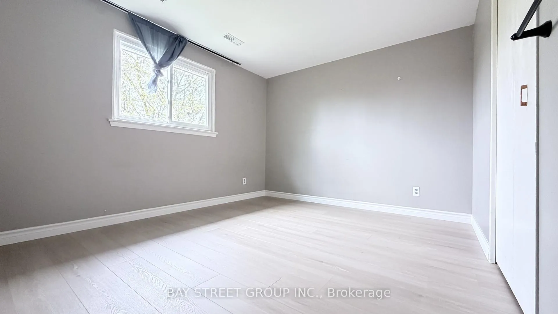 Photo 2 of 31 Colonsay Road, Markham, Royal Orchard — HOMEH