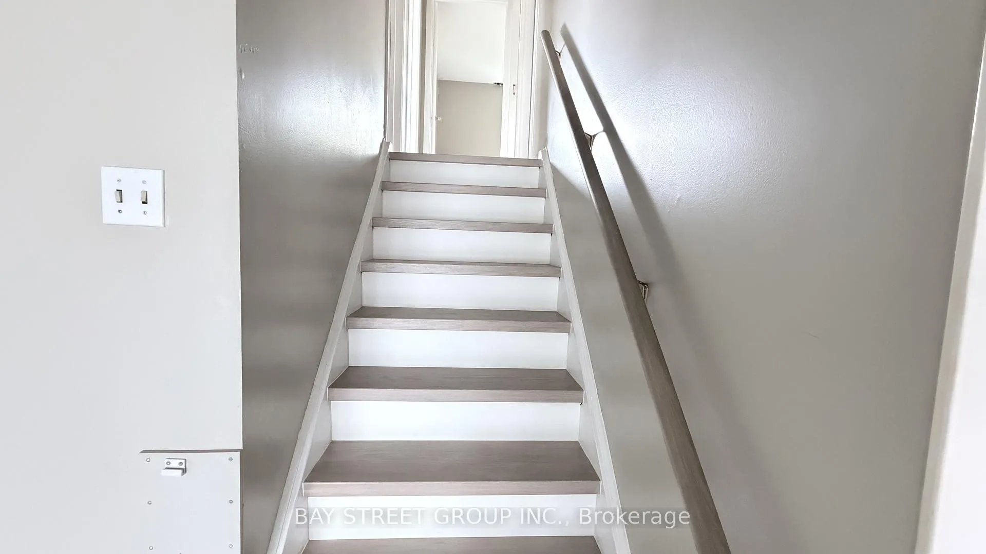 Photo 6 of 31 Colonsay Road, Markham, Royal Orchard — HOMEH
