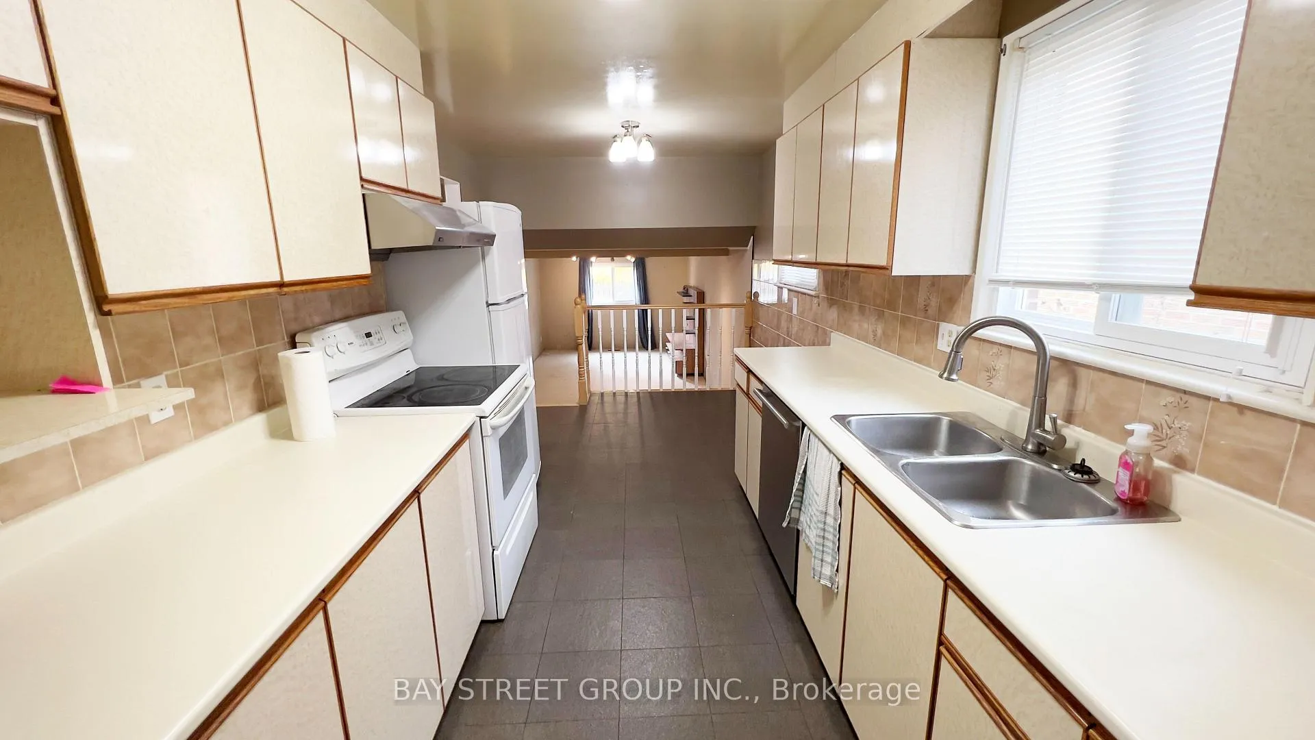 Photo 7 of 31 Colonsay Road, Markham, Royal Orchard — HOMEH
