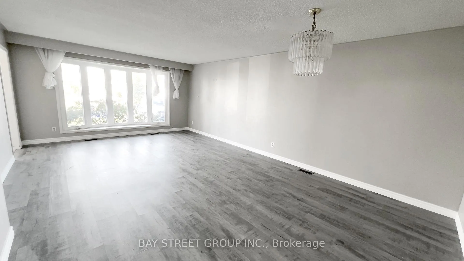 Photo 9 of 31 Colonsay Road, Markham, Royal Orchard — HOMEH
