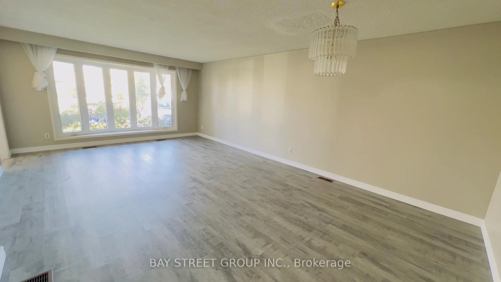 Photo 10 of 31 Colonsay Road, Markham, Royal Orchard — HOMEH