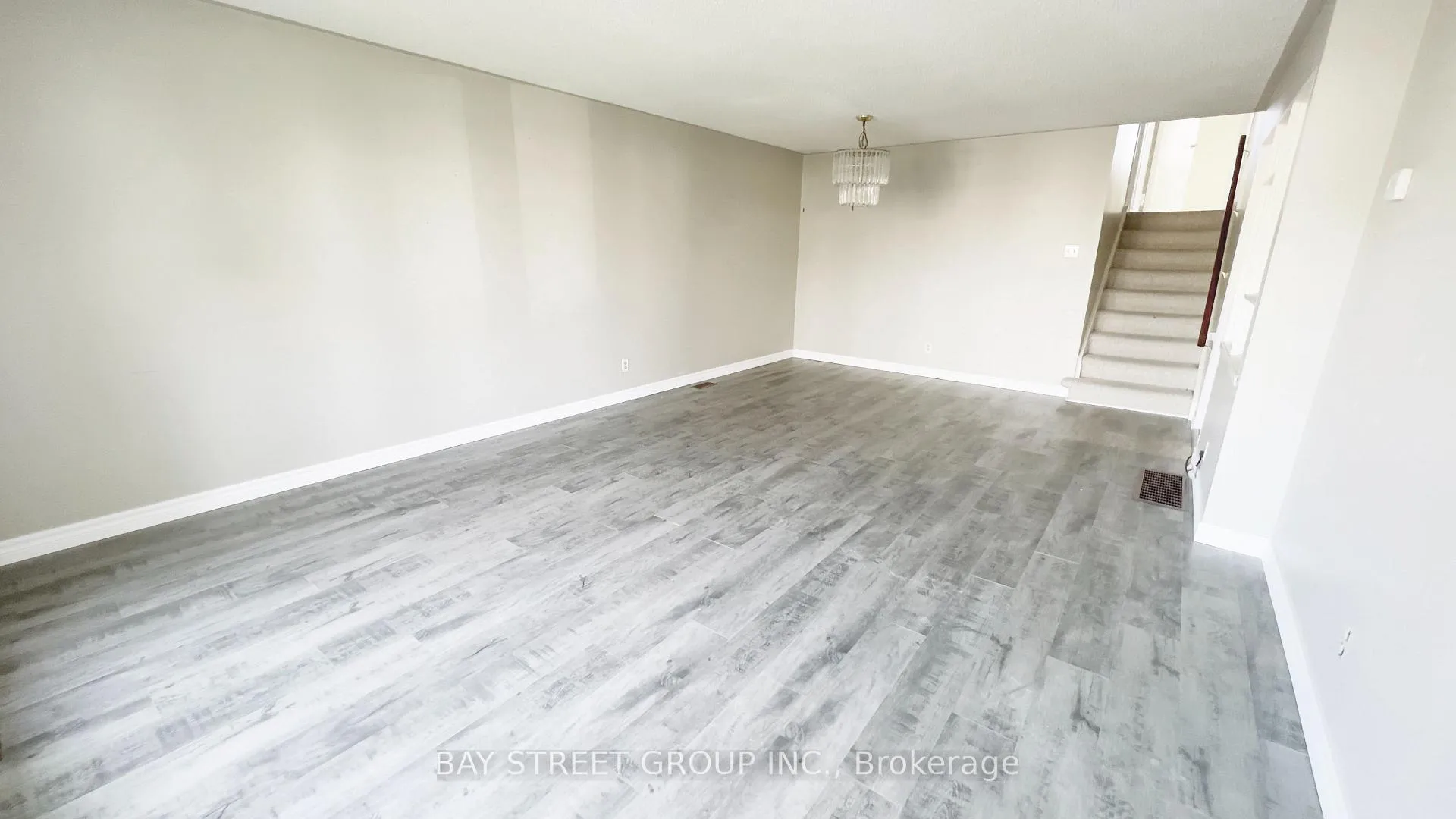 Photo 11 of 31 Colonsay Road, Markham, Royal Orchard — HOMEH