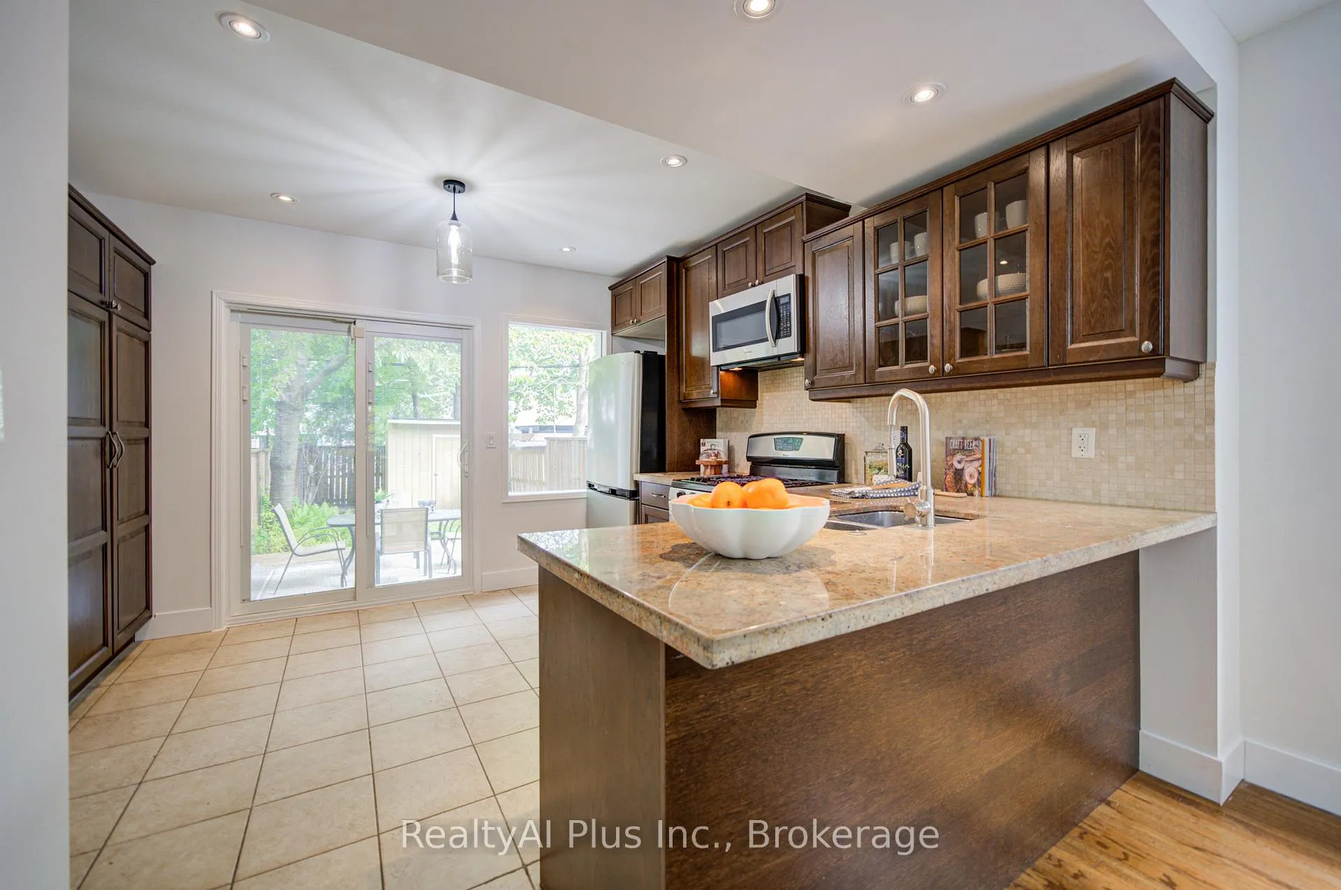 Photo 13 of 14 Athletic Avenue, Toronto, Greenwood-Coxwell — HOMEH