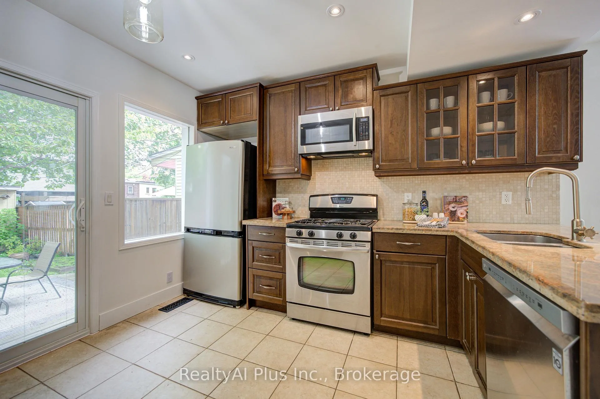 Photo 14 of 14 Athletic Avenue, Toronto, Greenwood-Coxwell — HOMEH