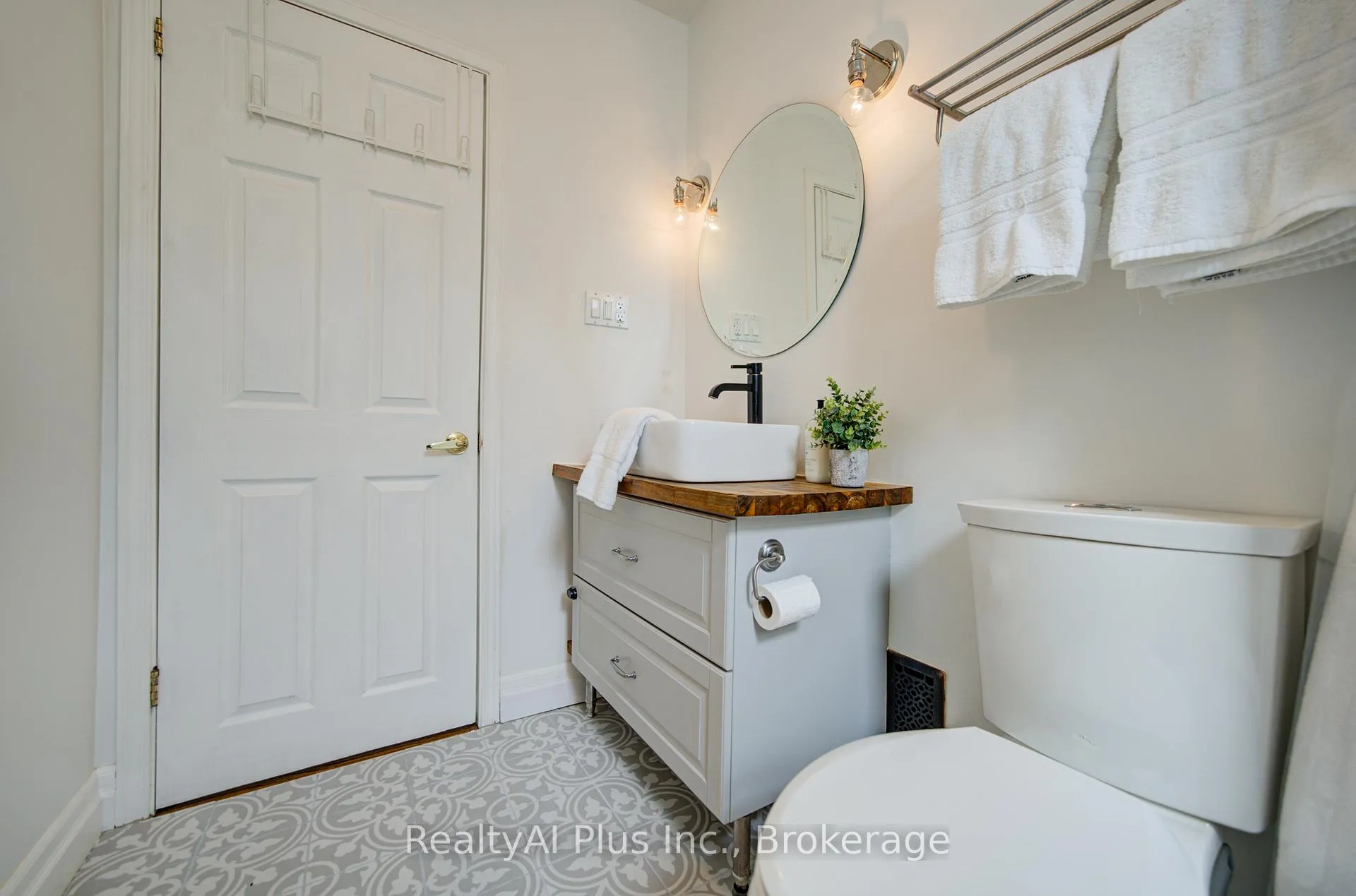 Photo 24 of 14 Athletic Avenue, Toronto, Greenwood-Coxwell — HOMEH
