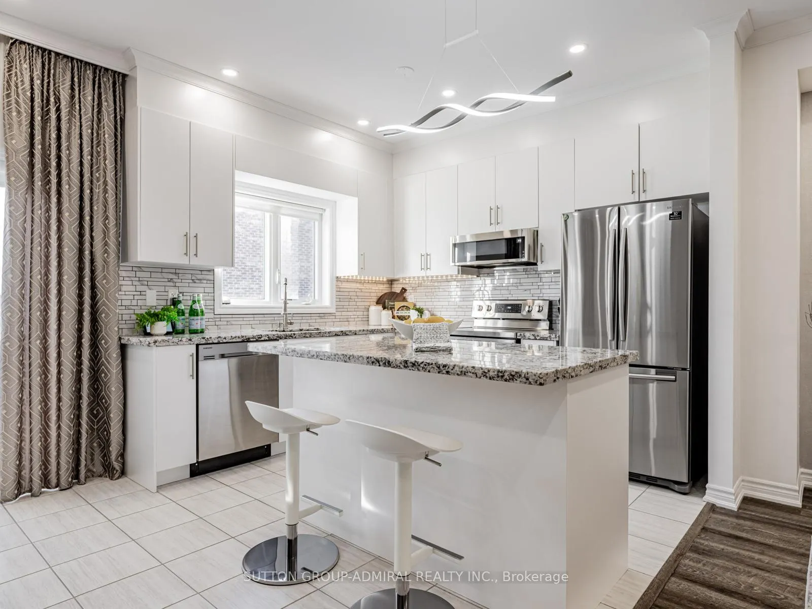 Photo 18 of 1215 Peelar Crescent, Innisfil, Lefroy — HOMEH