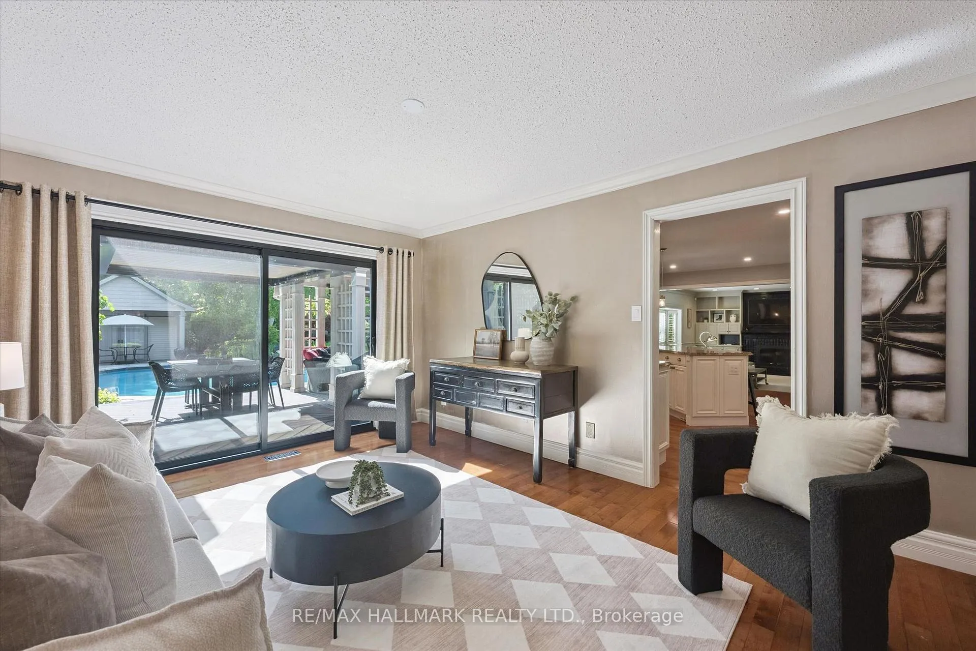 Photo 8 of 98 Rosemary Lane, Hamilton, Ancaster — HOMEH