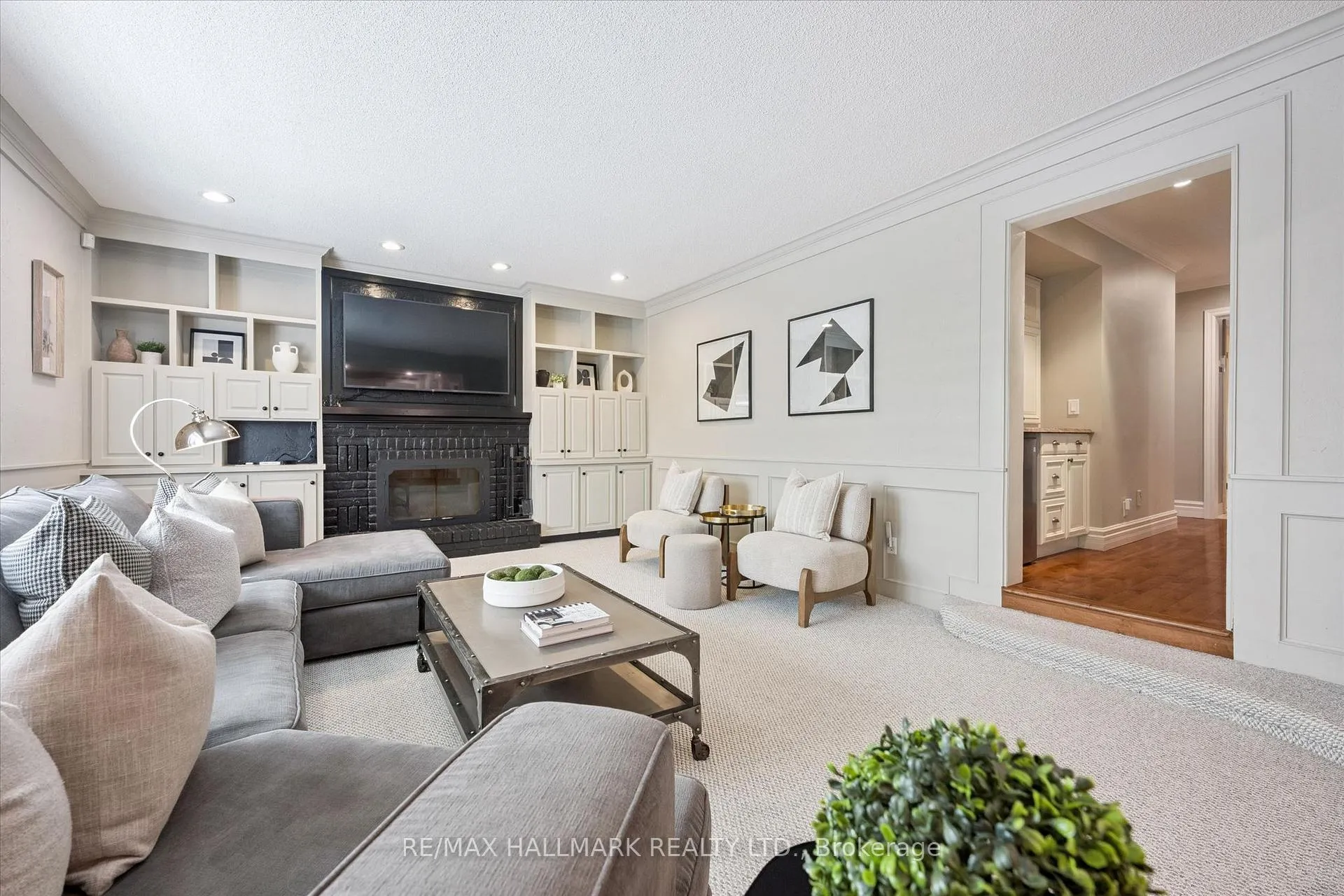 Photo 11 of 98 Rosemary Lane, Hamilton, Ancaster — HOMEH