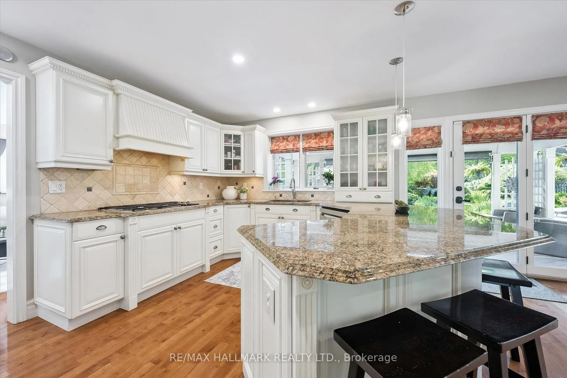 Photo 13 of 98 Rosemary Lane, Hamilton, Ancaster — HOMEH