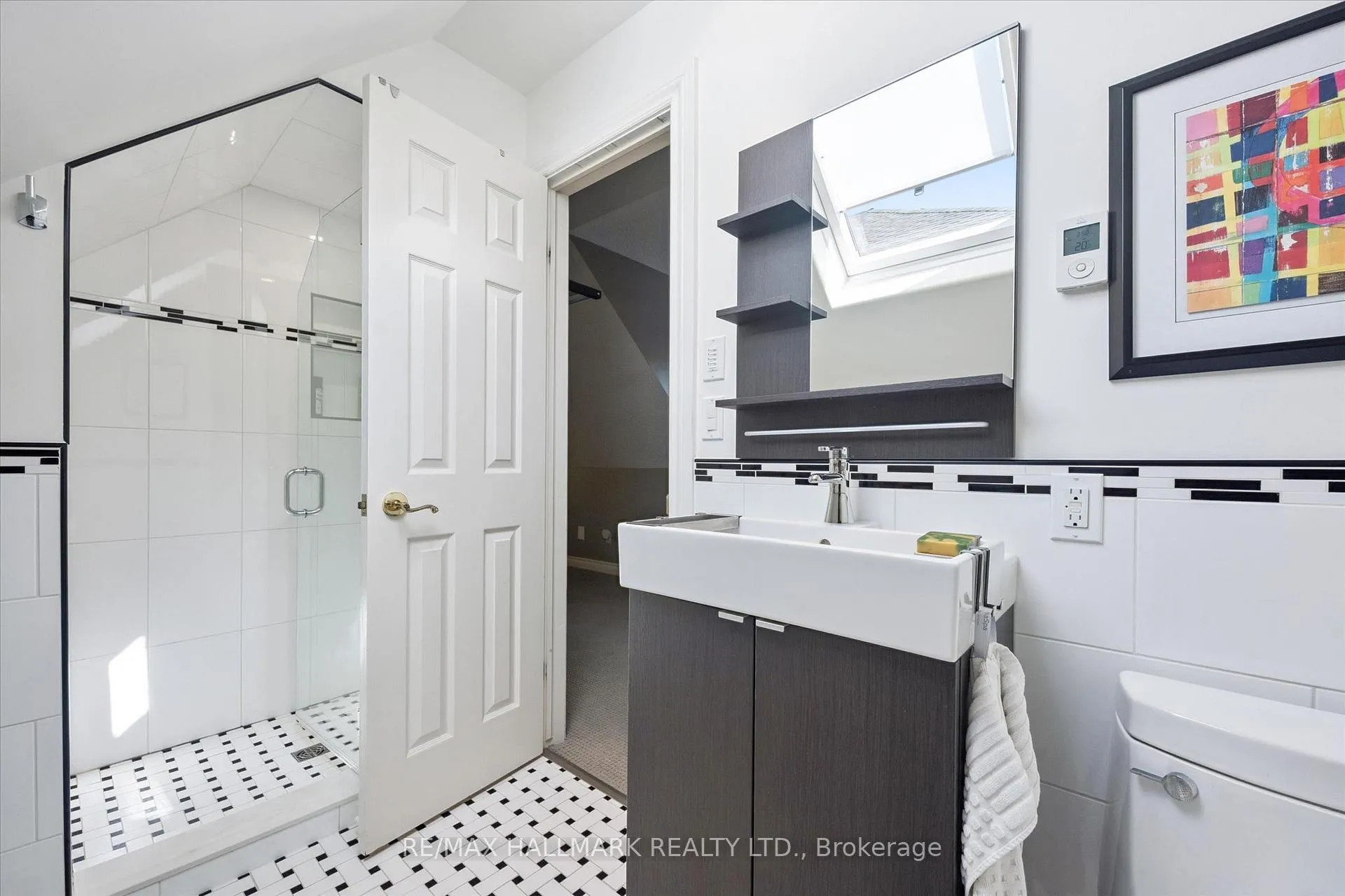 Photo 22 of 98 Rosemary Lane, Hamilton, Ancaster — HOMEH