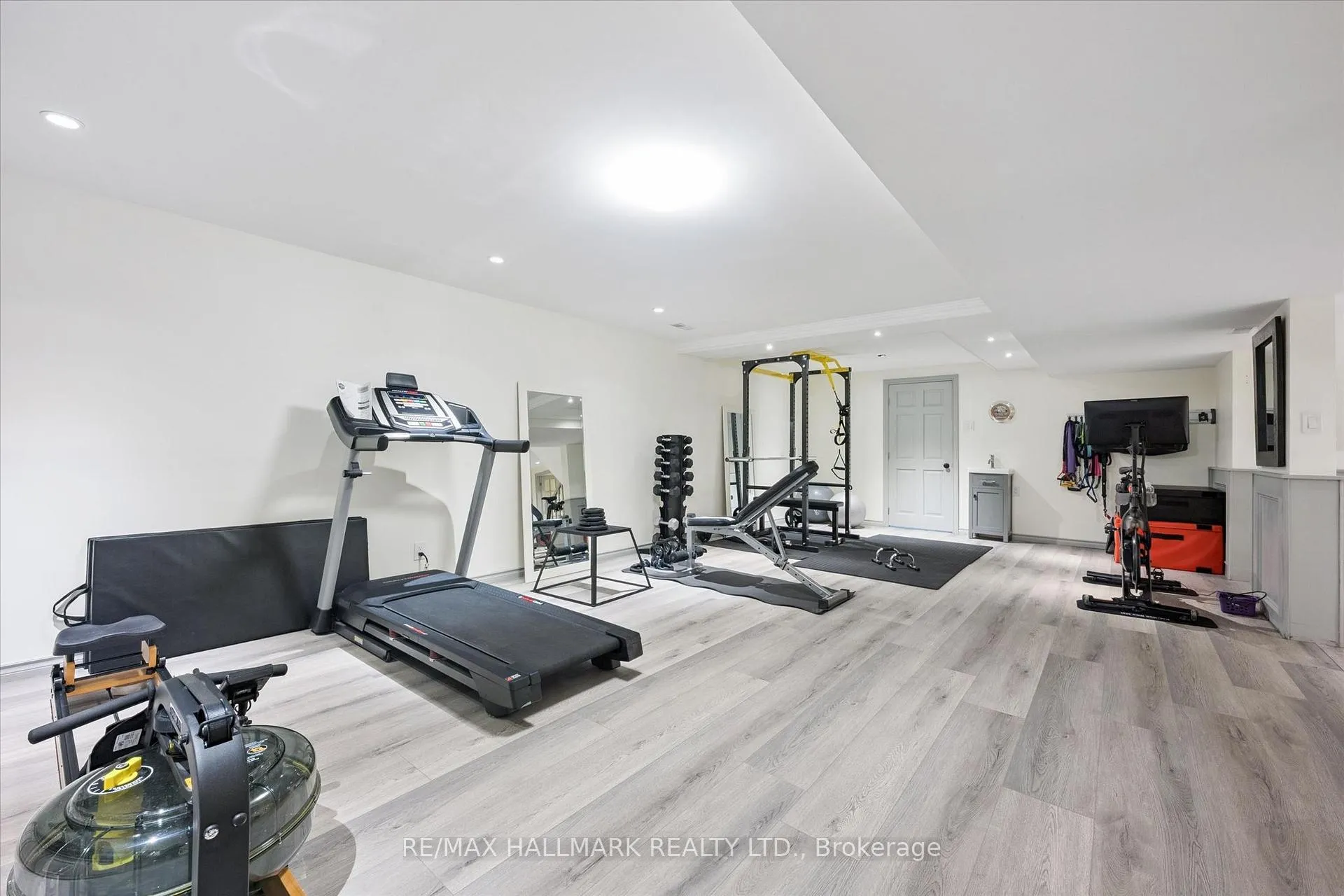 Photo 35 of 98 Rosemary Lane, Hamilton, Ancaster — HOMEH