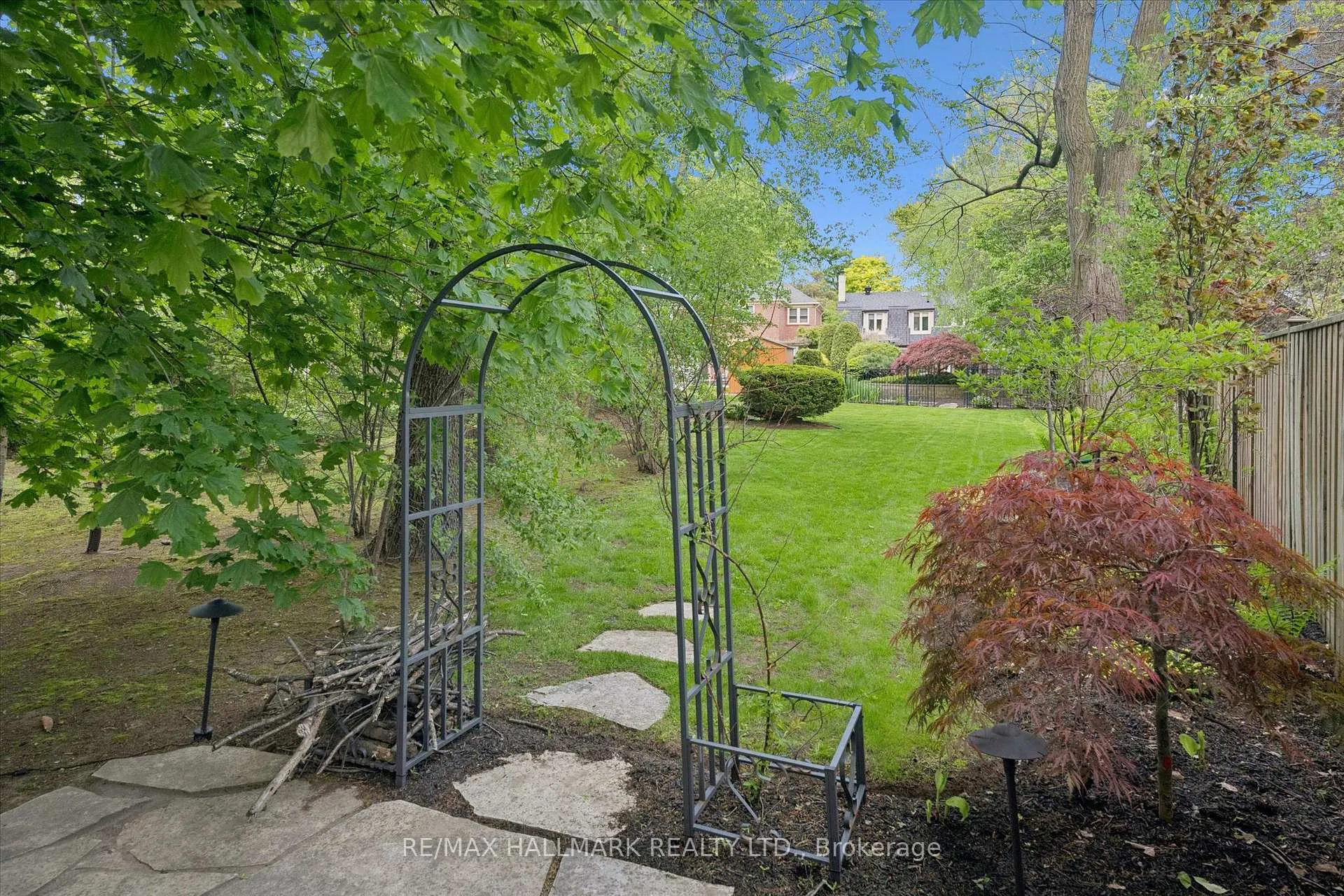 Photo 47 of 98 Rosemary Lane, Hamilton, Ancaster — HOMEH