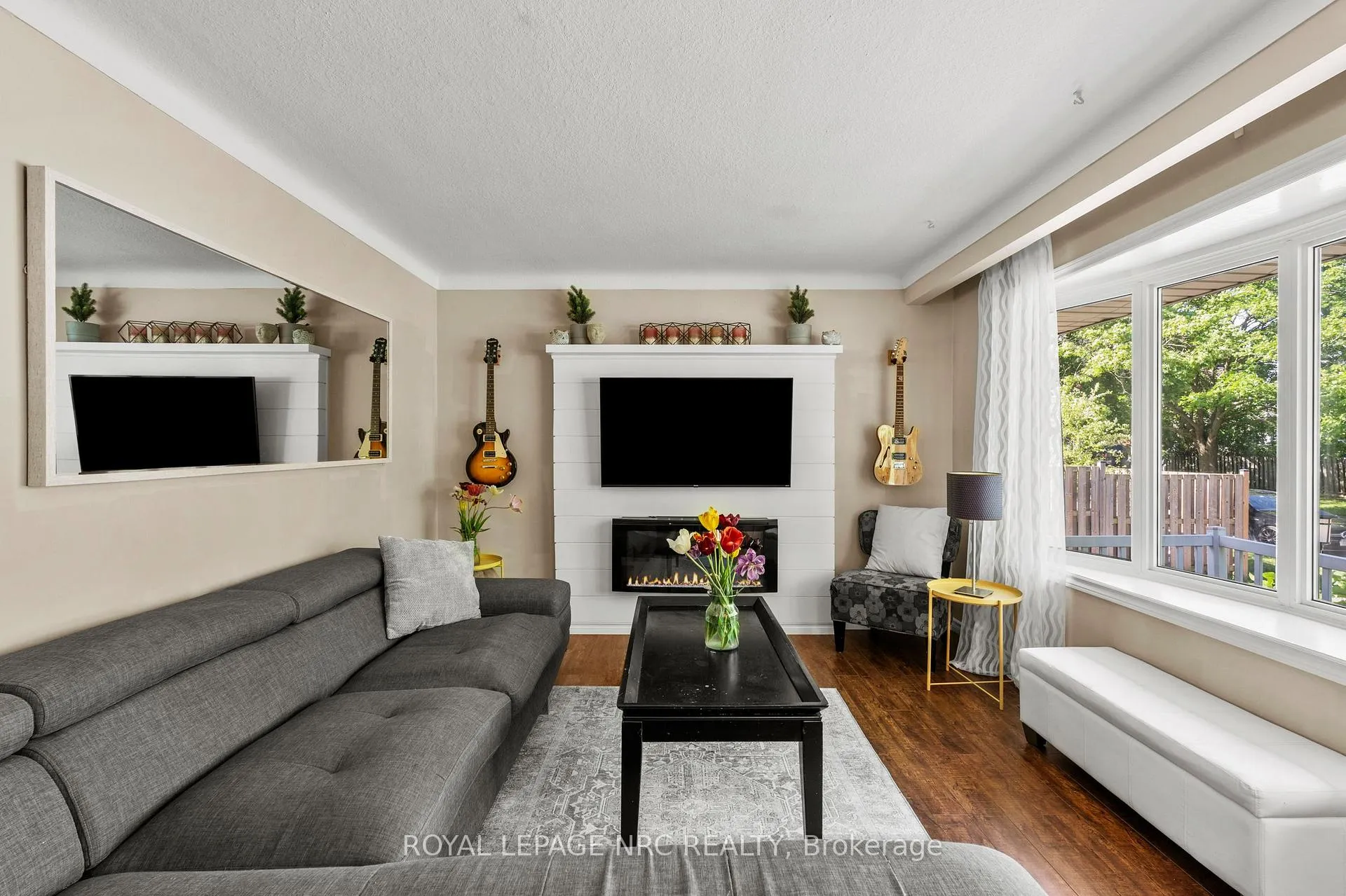 Photo 8 of 10 Ancaster Boulevard, St. Catharines, Carlton/Bunting — HOMEH