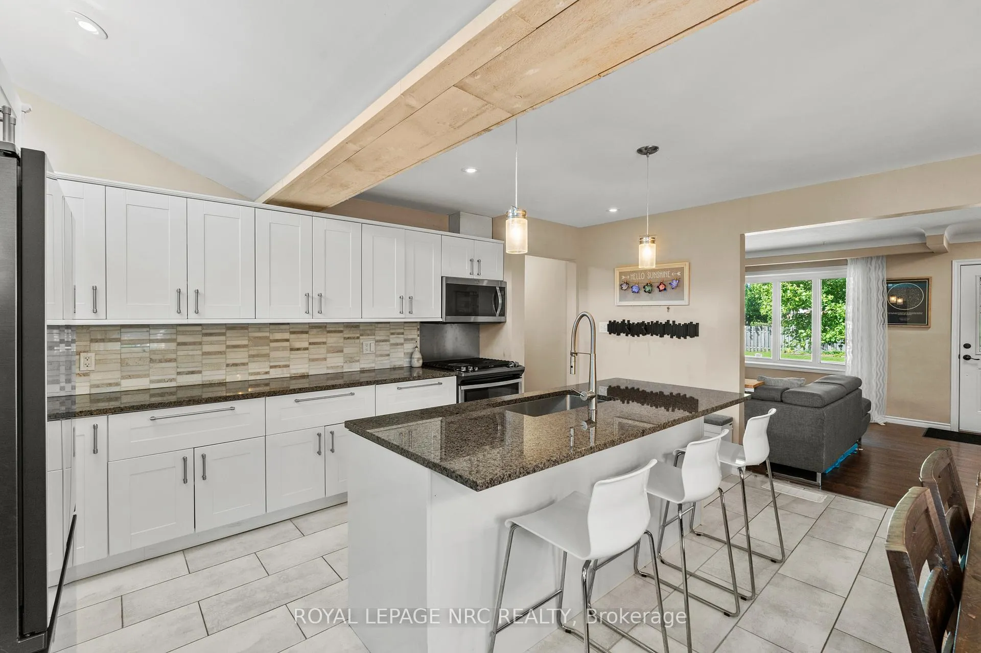 Photo 16 of 10 Ancaster Boulevard, St. Catharines, Carlton/Bunting — HOMEH