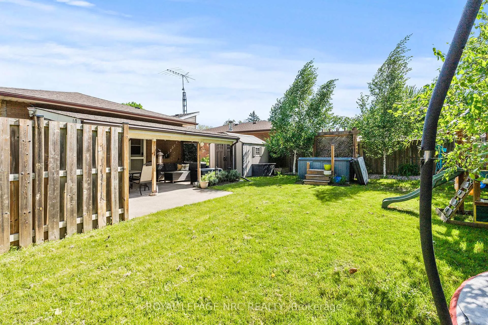 Photo 38 of 10 Ancaster Boulevard, St. Catharines, Carlton/Bunting — HOMEH