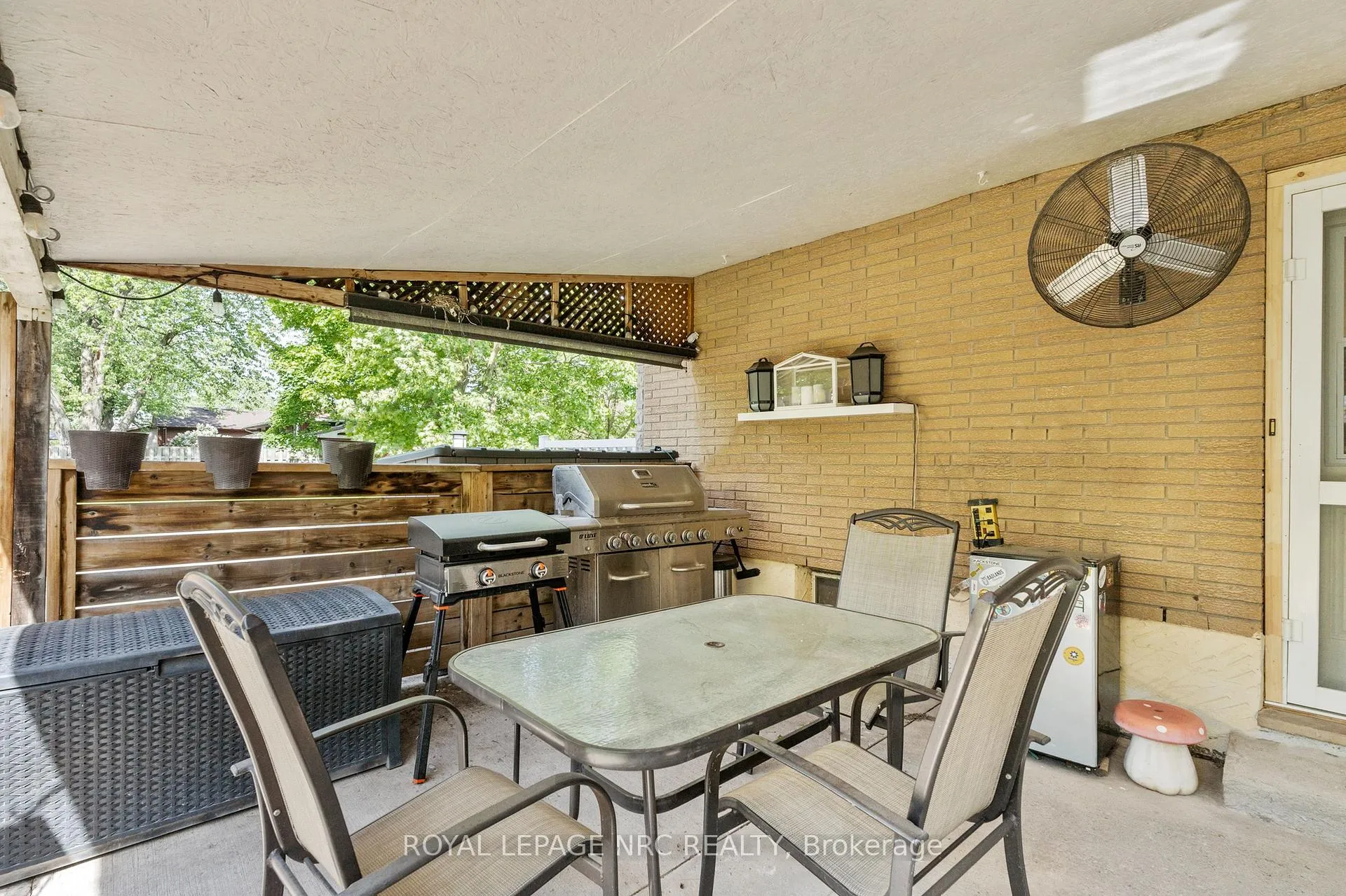 Photo 41 of 10 Ancaster Boulevard, St. Catharines, Carlton/Bunting — HOMEH