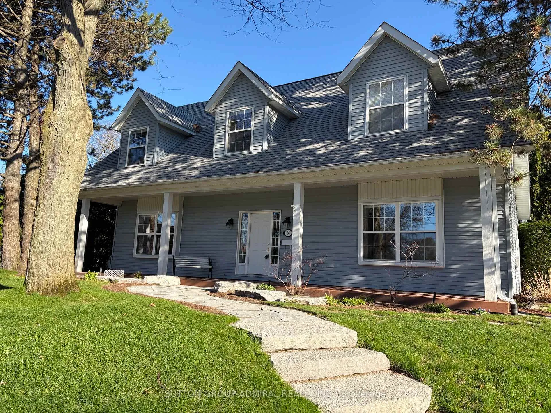 Front of 54 Starlight Crescent