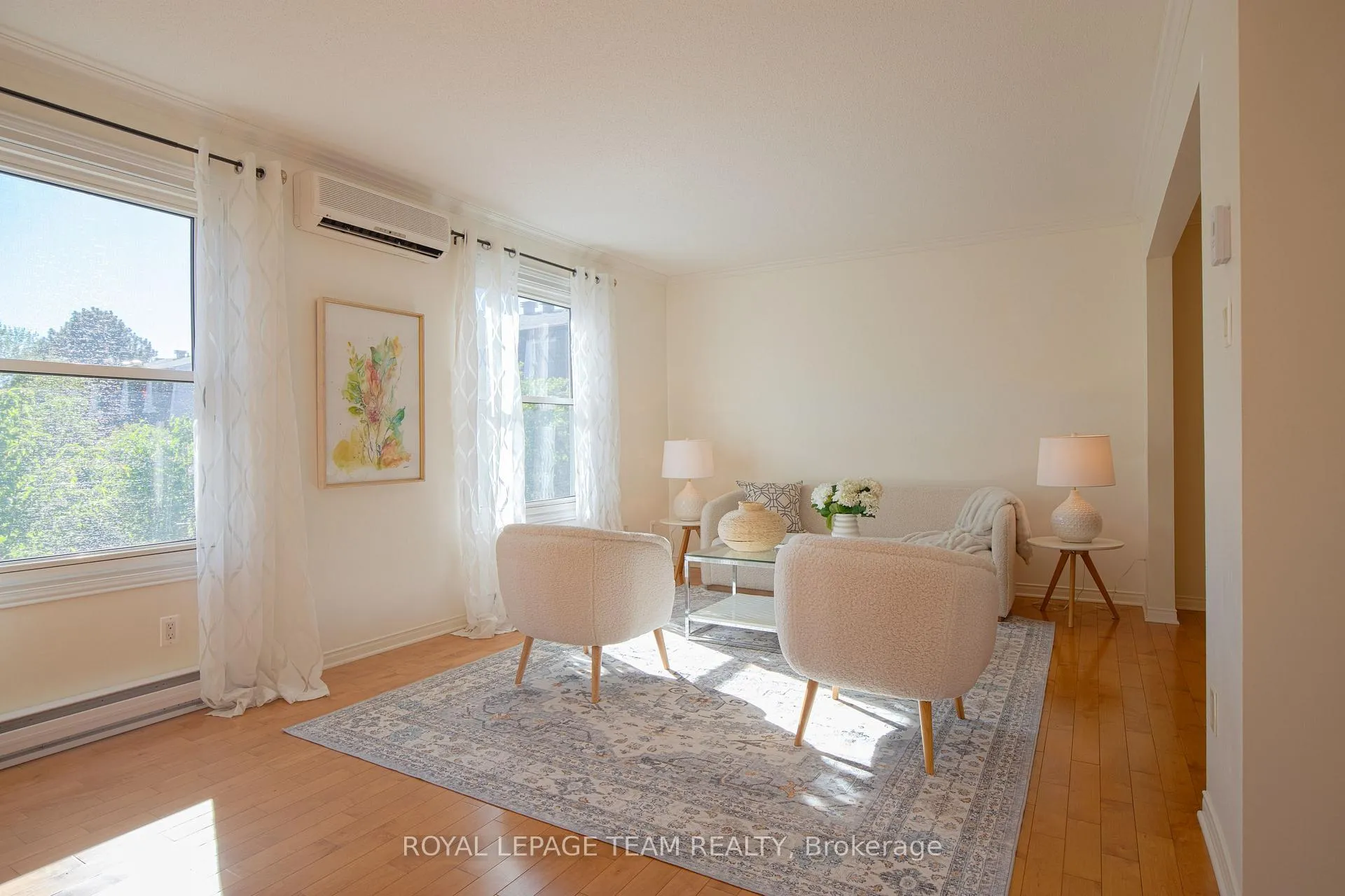 Photo 5 of 8 Moorside Private, Ottawa, Carleton Heights — HOMEH