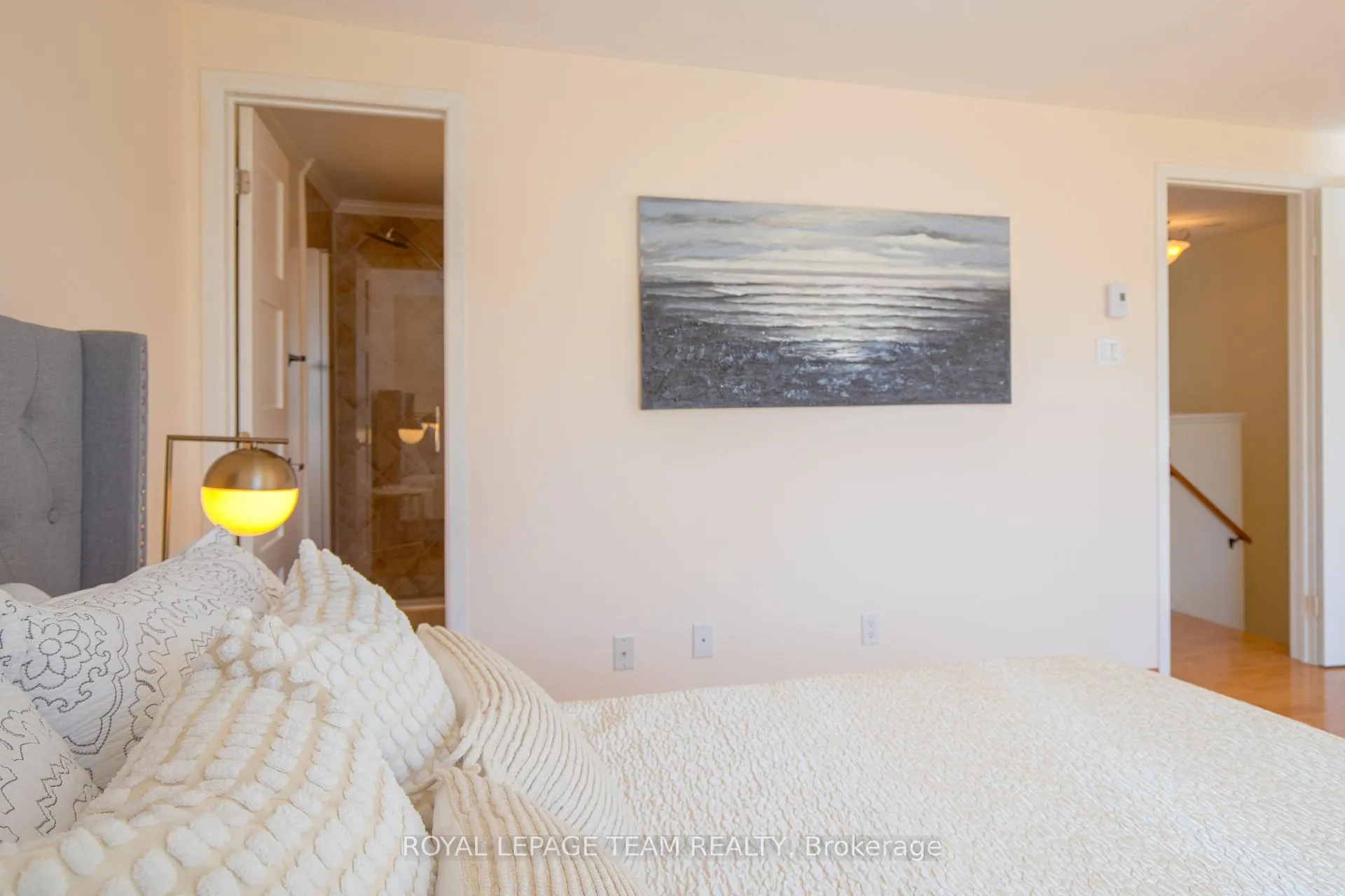 Photo 16 of 8 Moorside Private, Ottawa, Carleton Heights — HOMEH