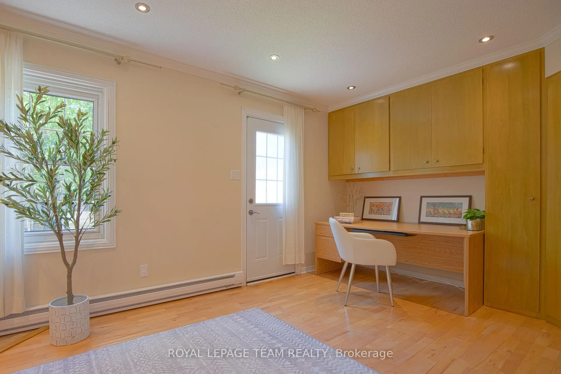 Photo 23 of 8 Moorside Private, Ottawa, Carleton Heights — HOMEH