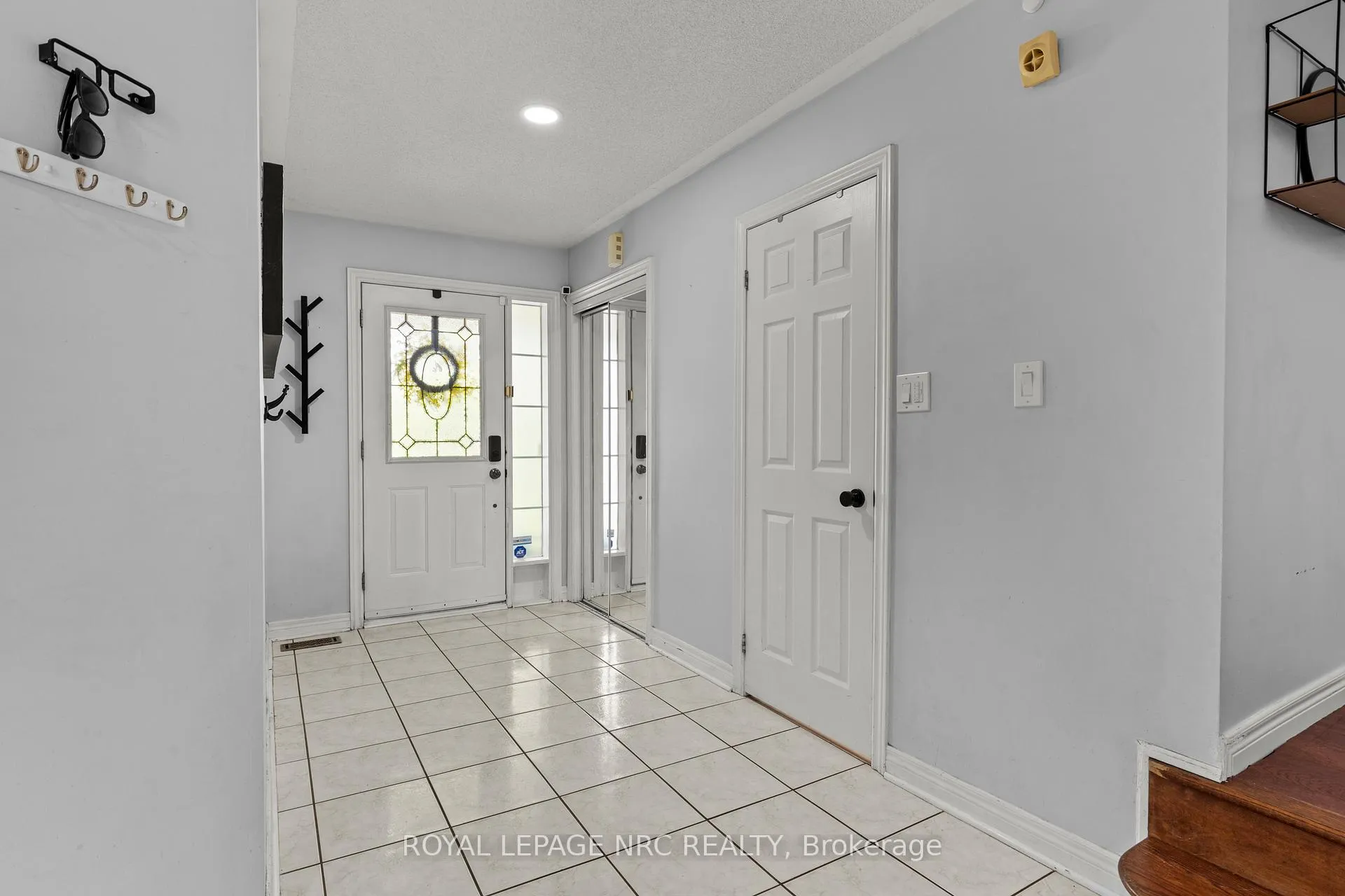 Photo 5 of 40 Longfellow Avenue, St. Catharines, Haig — HOMEH