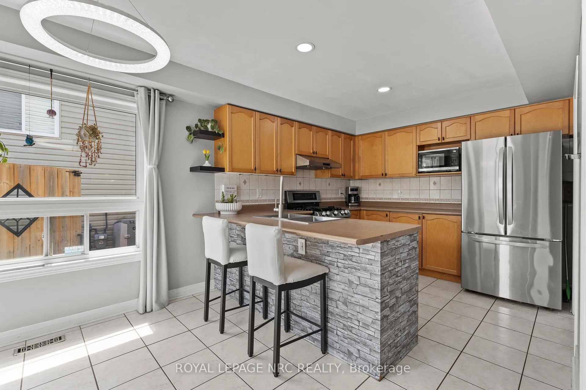 Photo 11 of 40 Longfellow Avenue, St. Catharines, Haig — HOMEH
