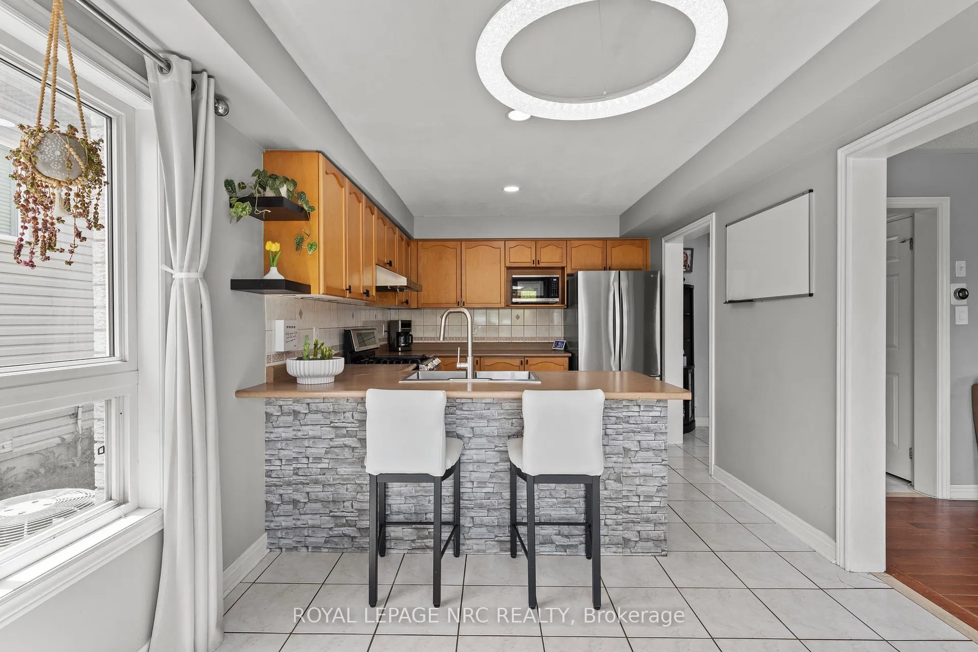 Photo 13 of 40 Longfellow Avenue, St. Catharines, Haig — HOMEH