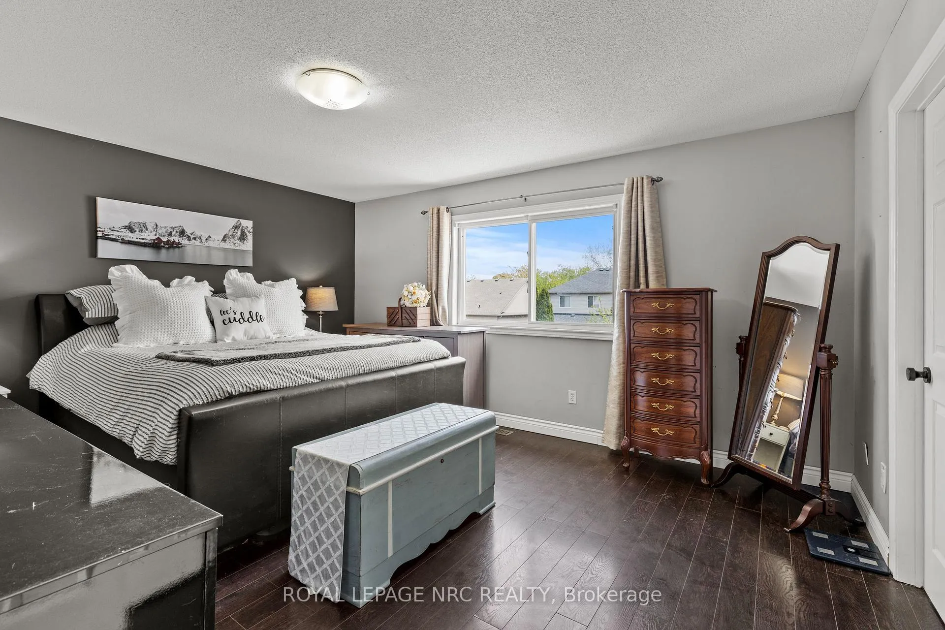 Photo 16 of 40 Longfellow Avenue, St. Catharines, Haig — HOMEH