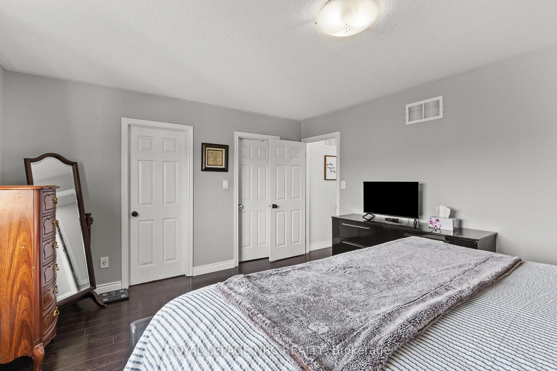 Photo 18 of 40 Longfellow Avenue, St. Catharines, Haig — HOMEH