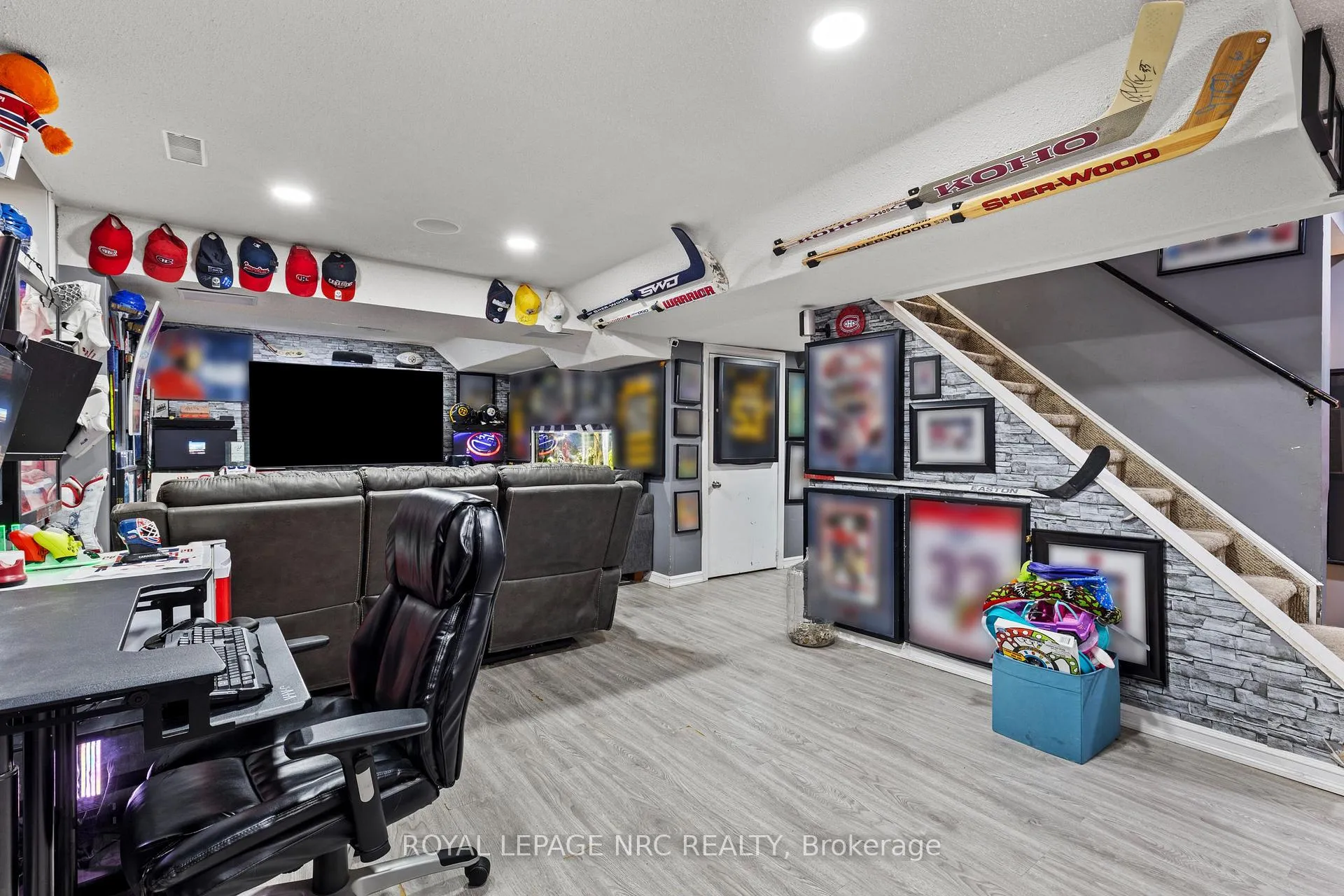 Photo 23 of 40 Longfellow Avenue, St. Catharines, Haig — HOMEH