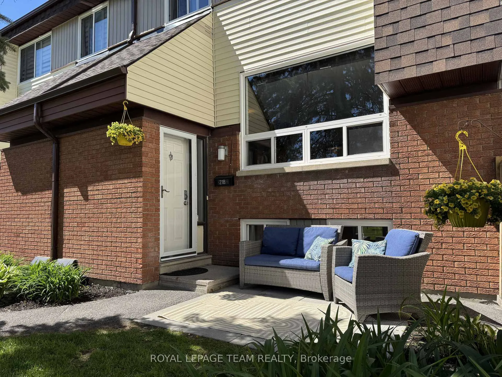 Photo 3 of Unit B, 21 Woodvale Green, Ottawa, Craig Henry/Woodvale — HOMEH