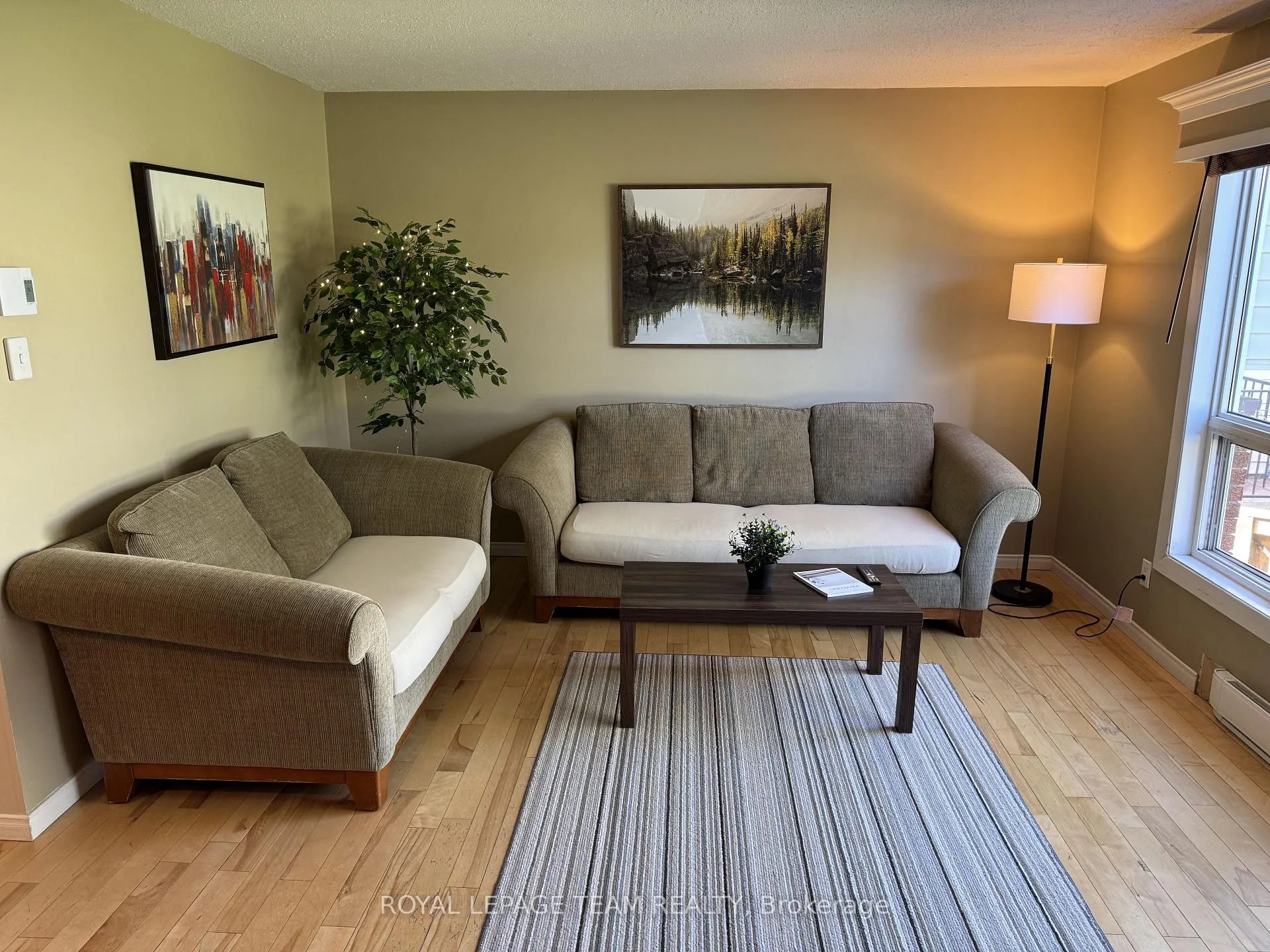 Photo 13 of Unit B, 21 Woodvale Green, Ottawa, Craig Henry/Woodvale — HOMEH