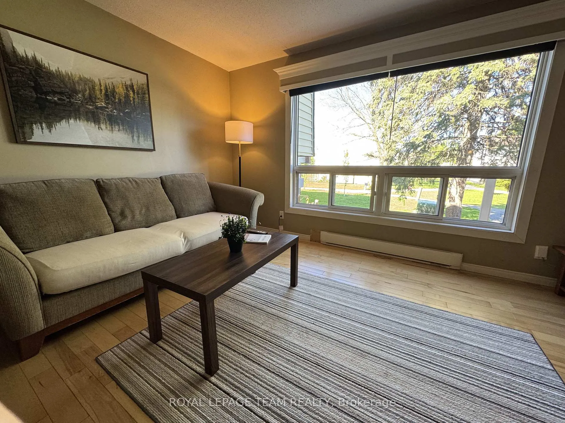 Photo 15 of Unit B, 21 Woodvale Green, Ottawa, Craig Henry/Woodvale — HOMEH
