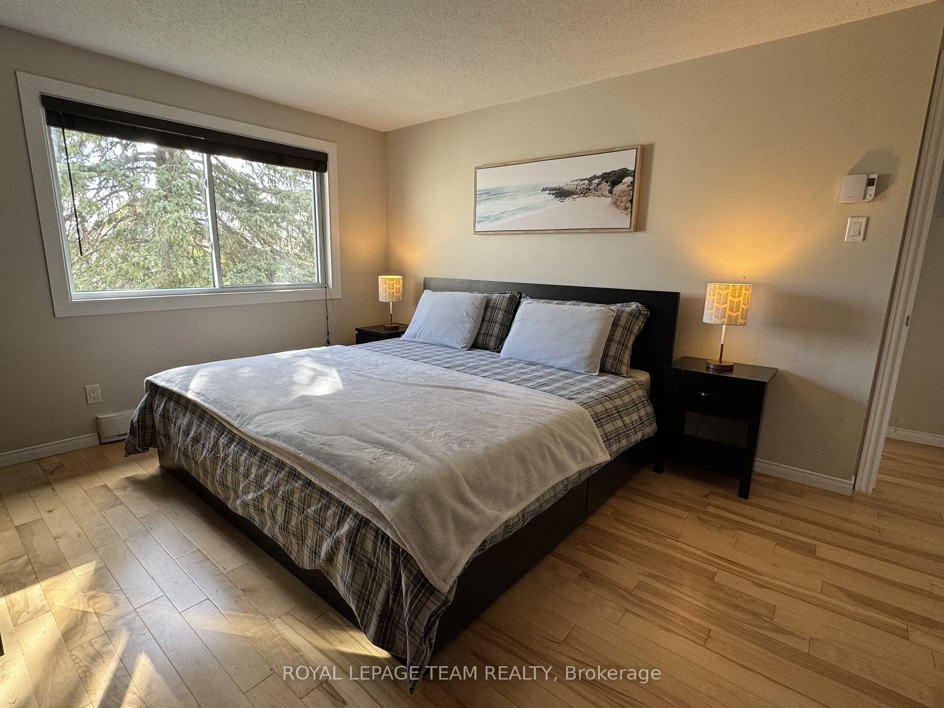Photo 21 of Unit B, 21 Woodvale Green, Ottawa, Craig Henry/Woodvale — HOMEH