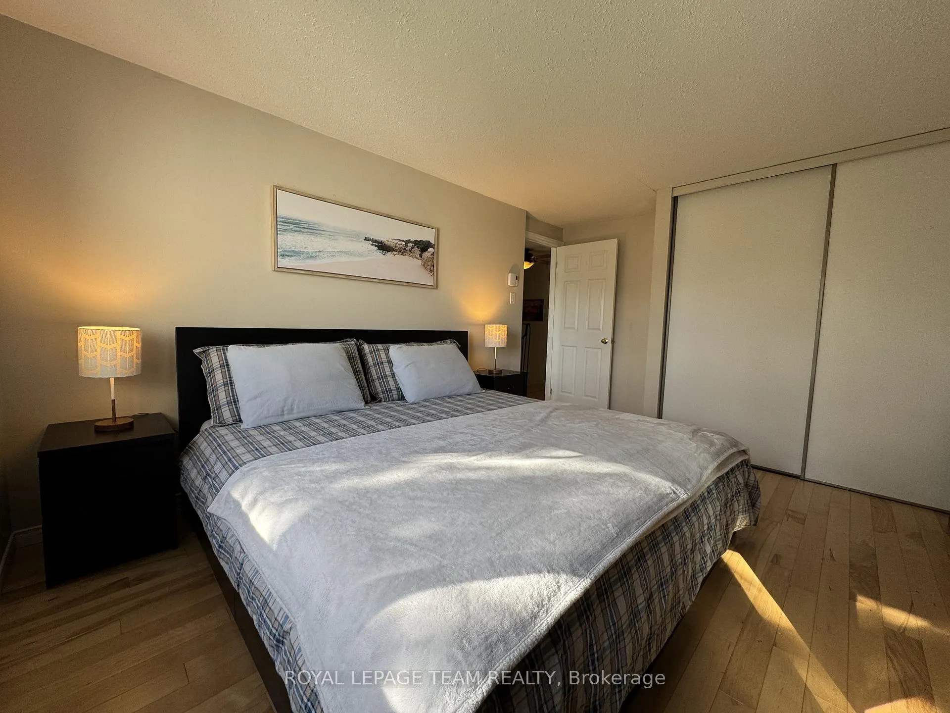 Photo 23 of Unit B, 21 Woodvale Green, Ottawa, Craig Henry/Woodvale — HOMEH