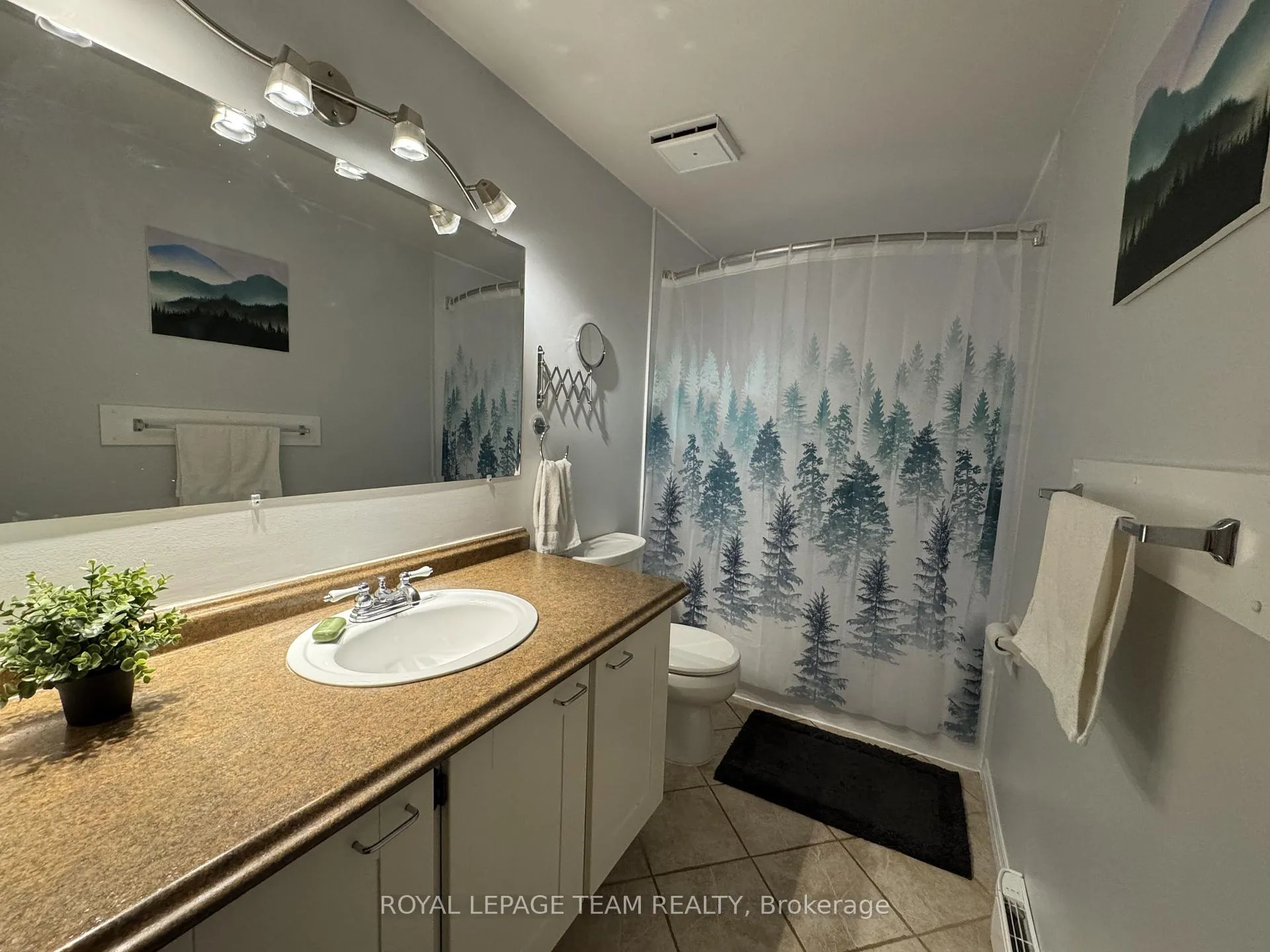Photo 24 of Unit B, 21 Woodvale Green, Ottawa, Craig Henry/Woodvale — HOMEH