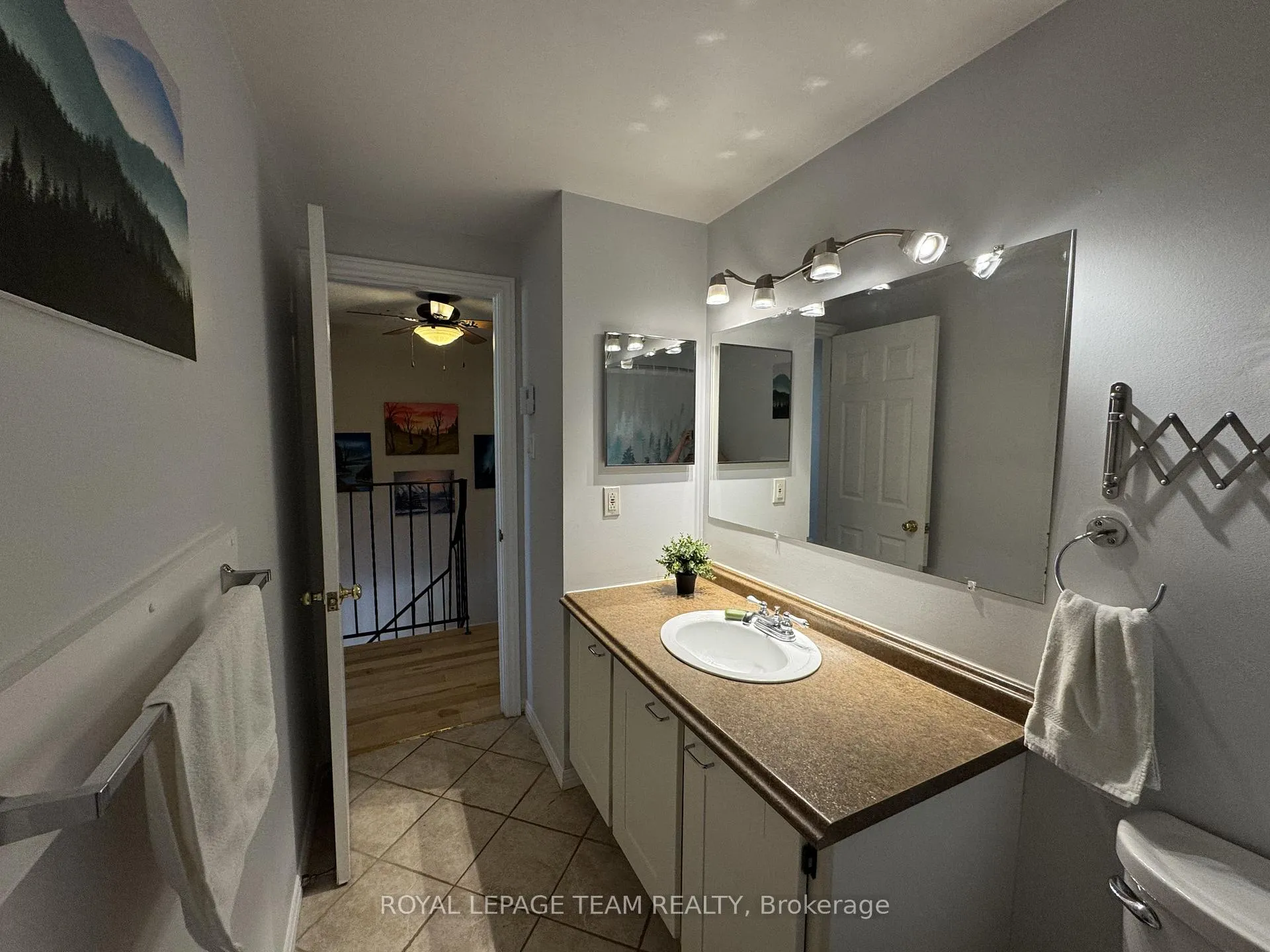 Photo 25 of Unit B, 21 Woodvale Green, Ottawa, Craig Henry/Woodvale — HOMEH