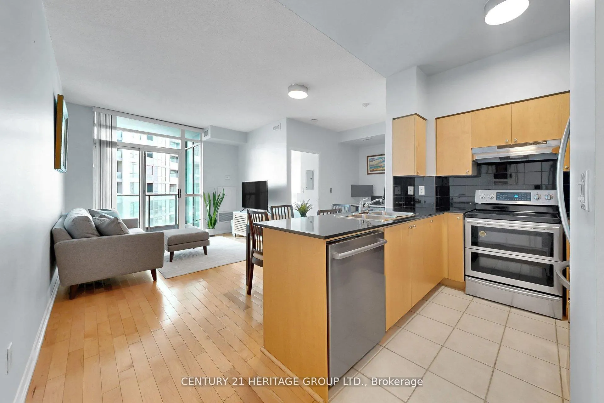 Photo 2 of Unit 2713, 231 Fort York Boulevard, Toronto, Niagara — HOMEH