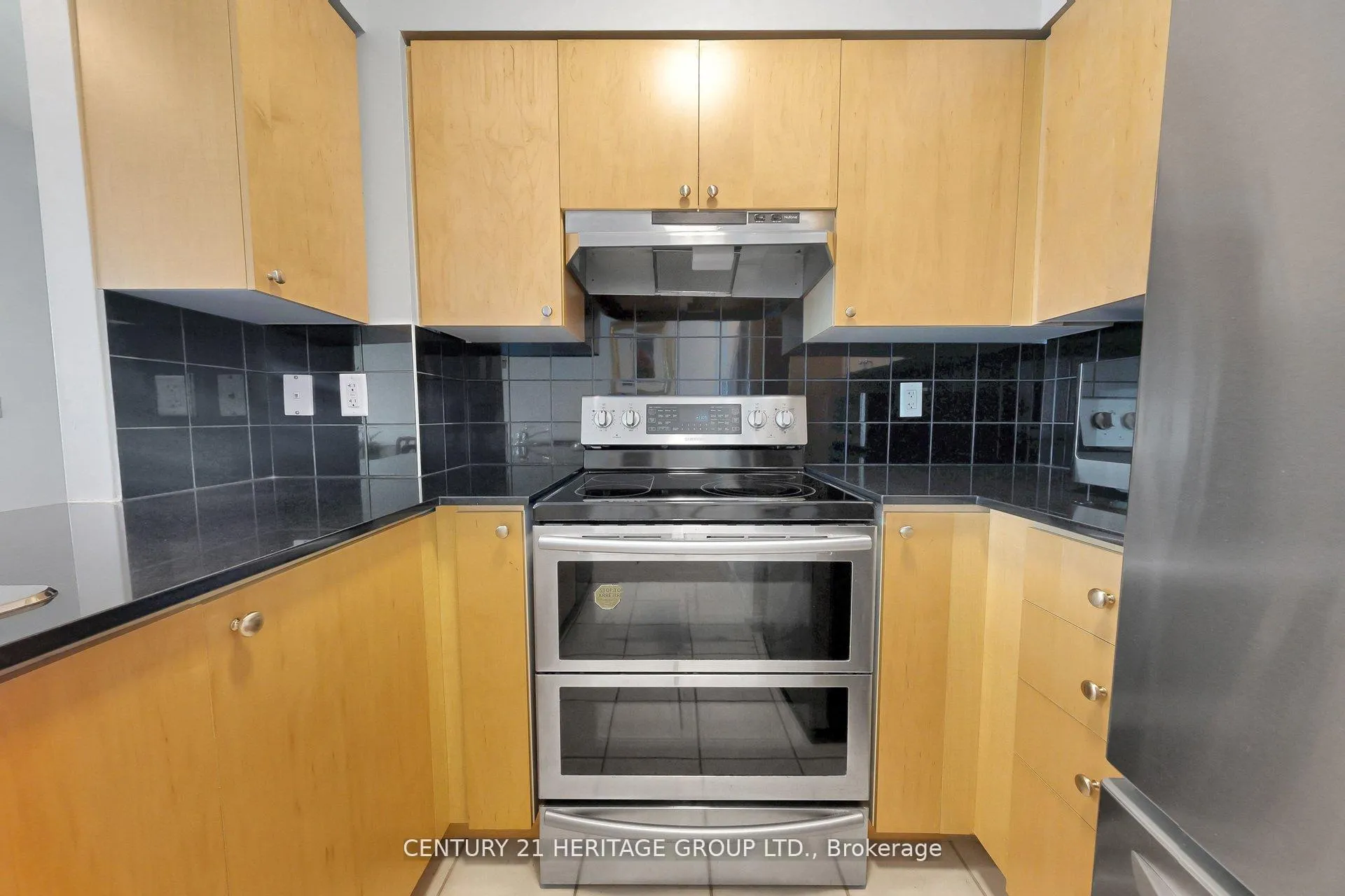 Photo 8 of Unit 2713, 231 Fort York Boulevard, Toronto, Niagara — HOMEH