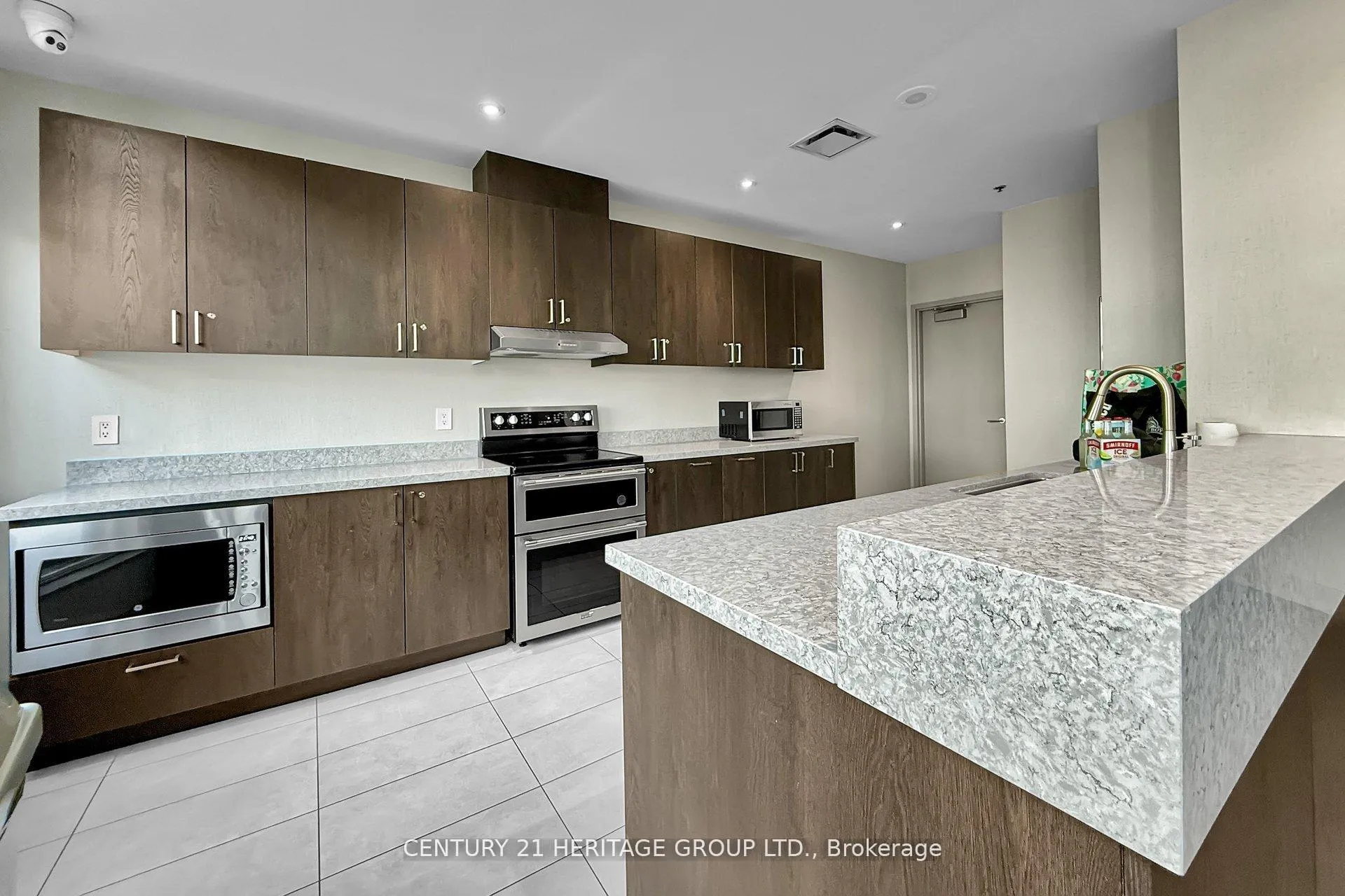 Photo 41 of Unit 2713, 231 Fort York Boulevard, Toronto, Niagara — HOMEH