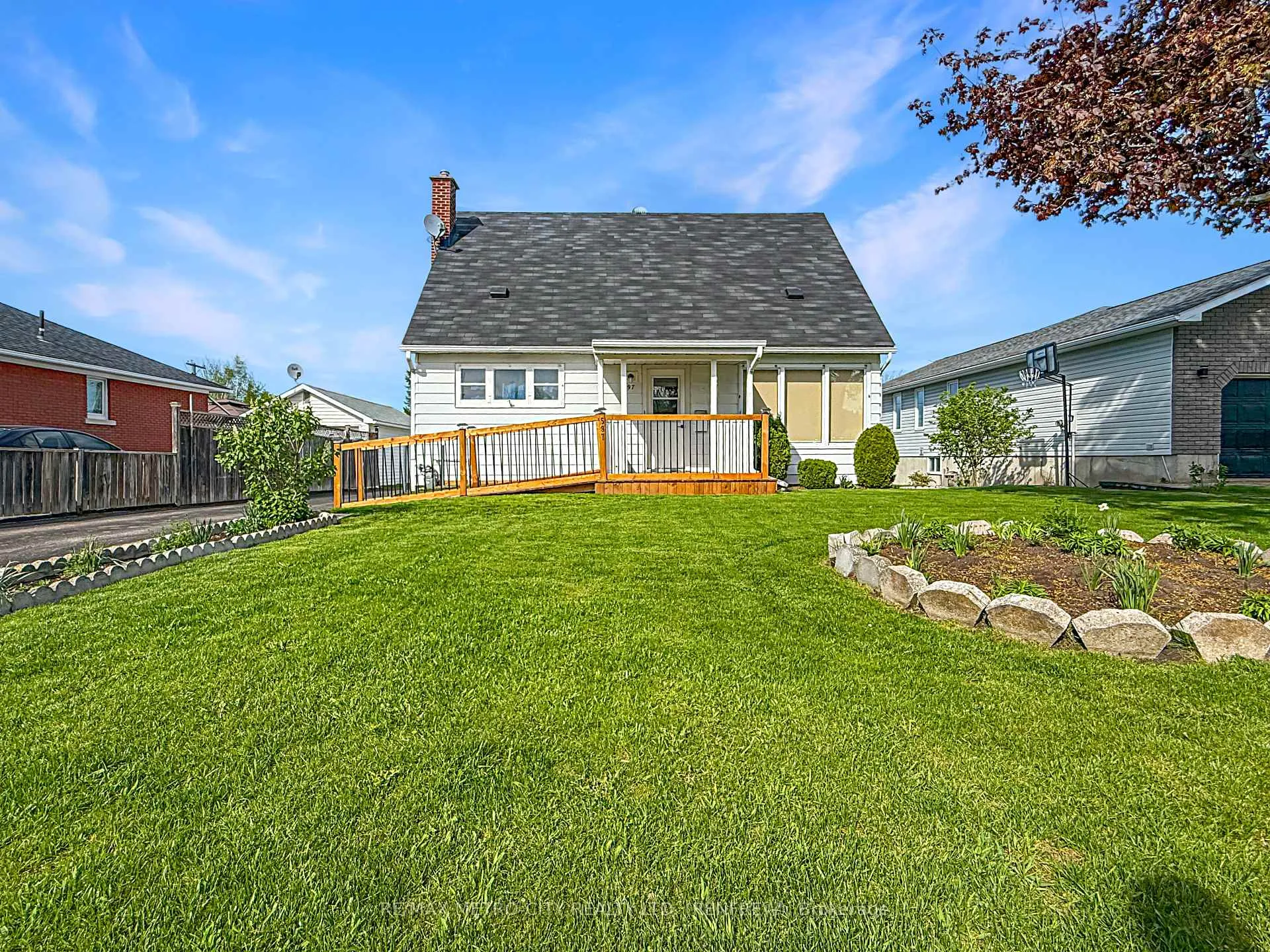 Photo 3 of 597 Fortington Street, Renfrew — HOMEH