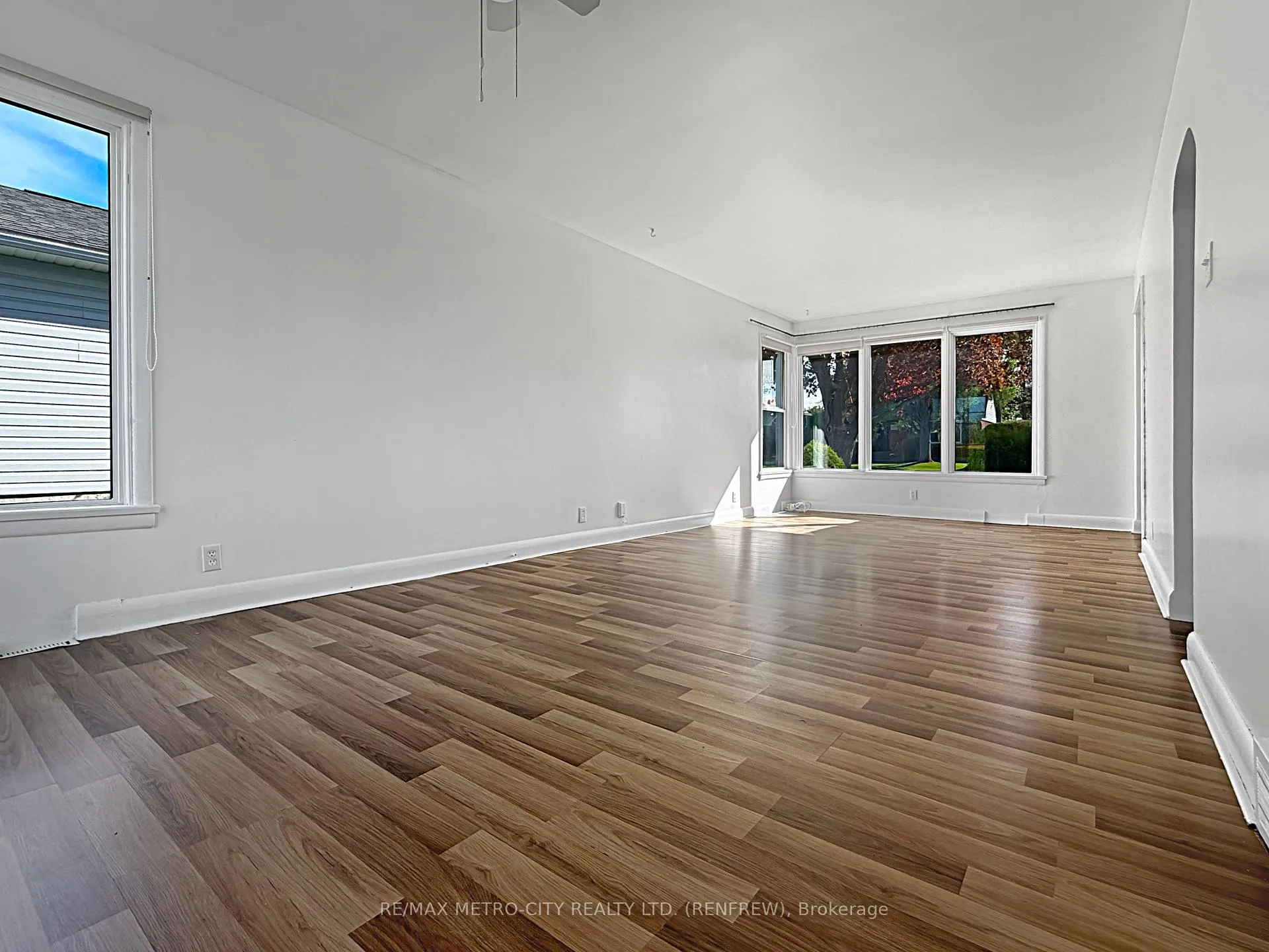 Photo 8 of 597 Fortington Street, Renfrew — HOMEH
