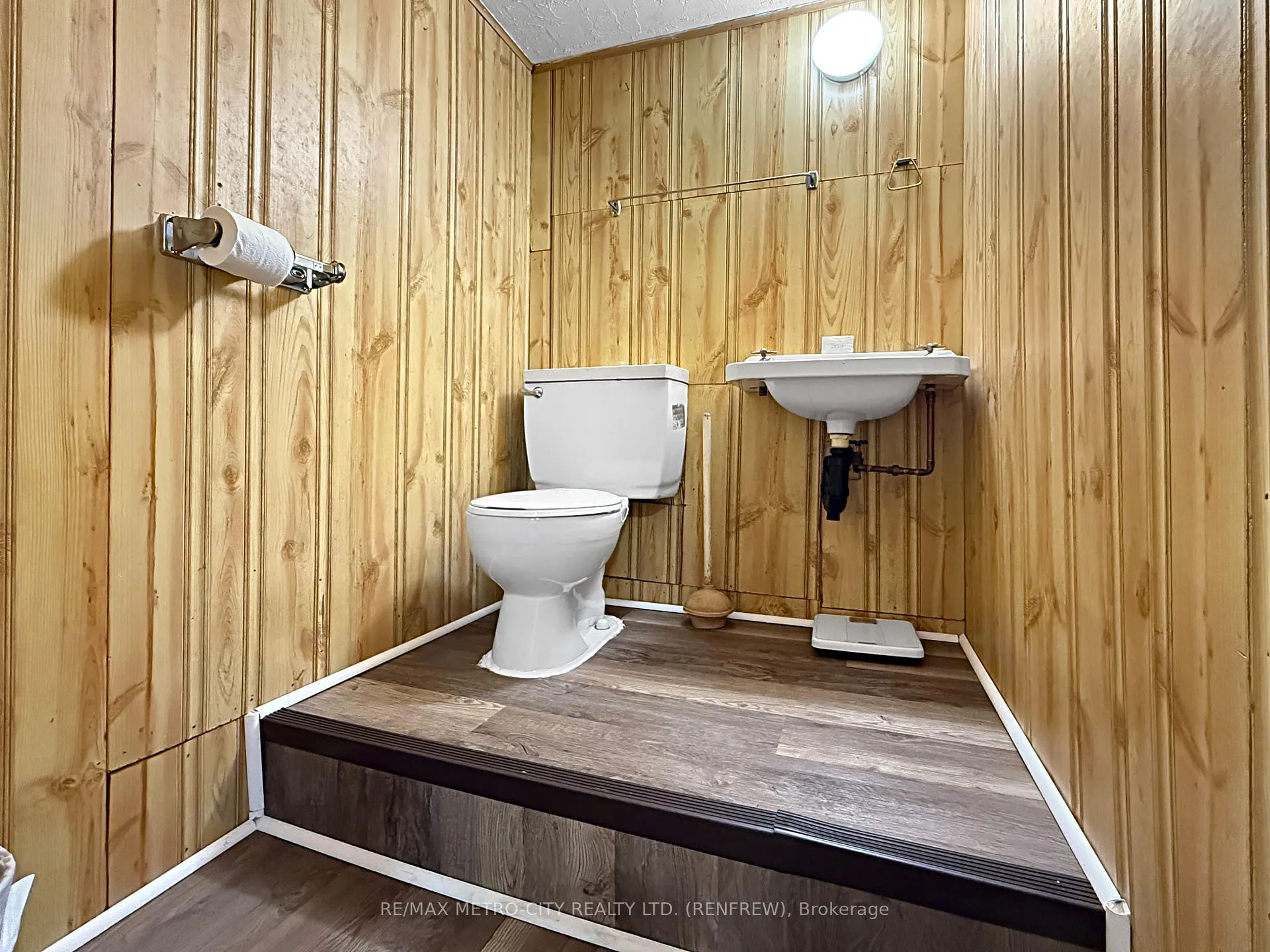 Photo 26 of 597 Fortington Street, Renfrew — HOMEH