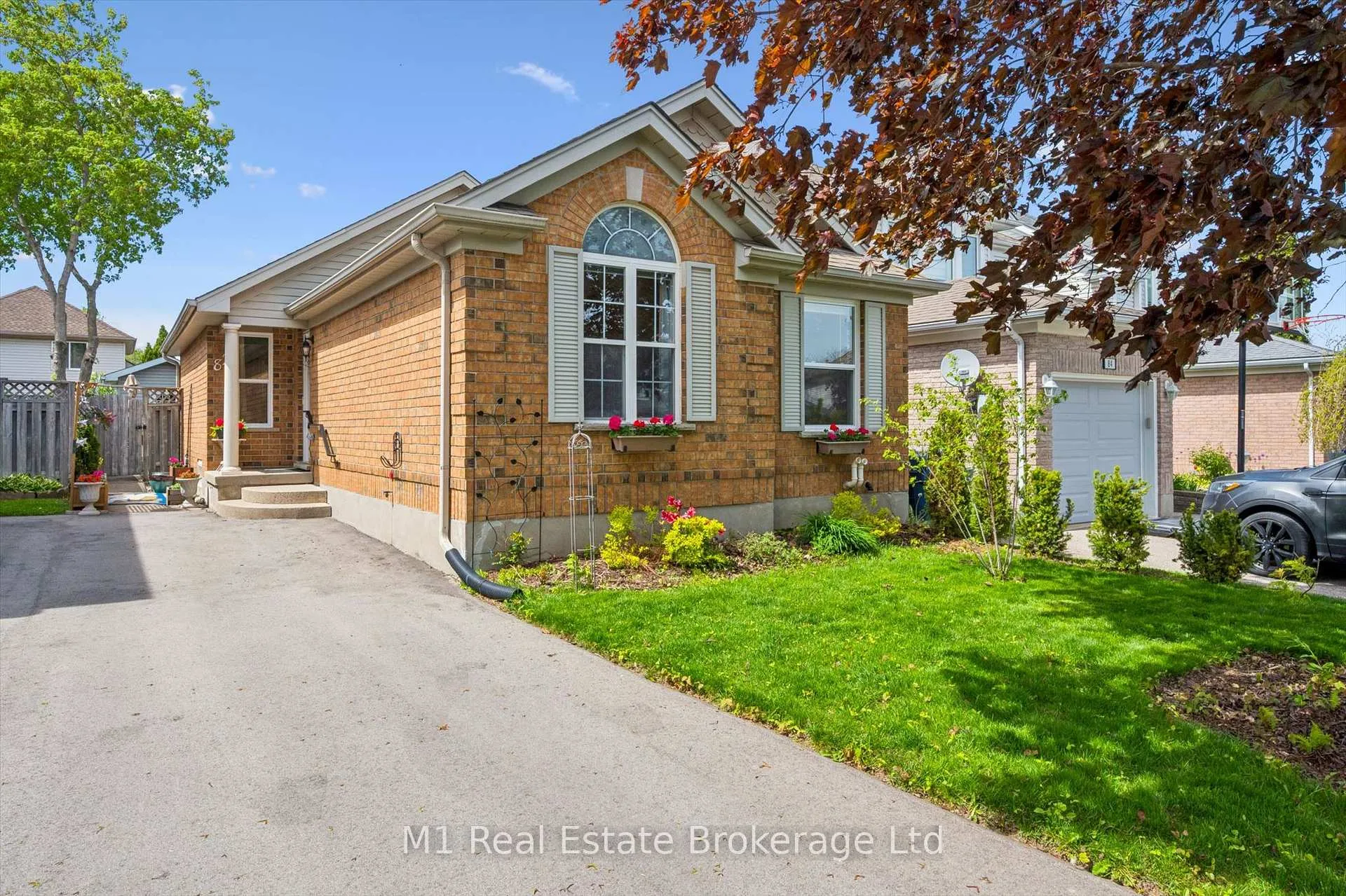 Photo 3 of 82 Starview Crescent, Guelph, Grange Road — HOMEH
