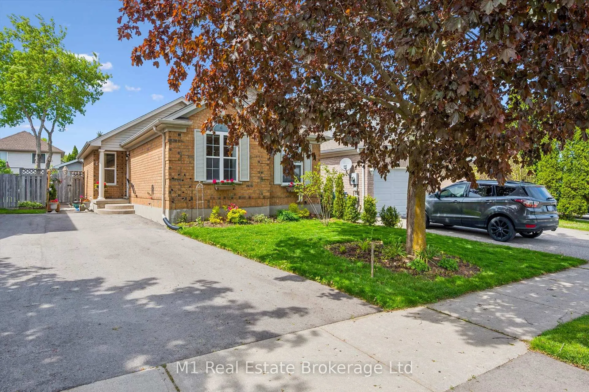 Photo 4 of 82 Starview Crescent, Guelph, Grange Road — HOMEH