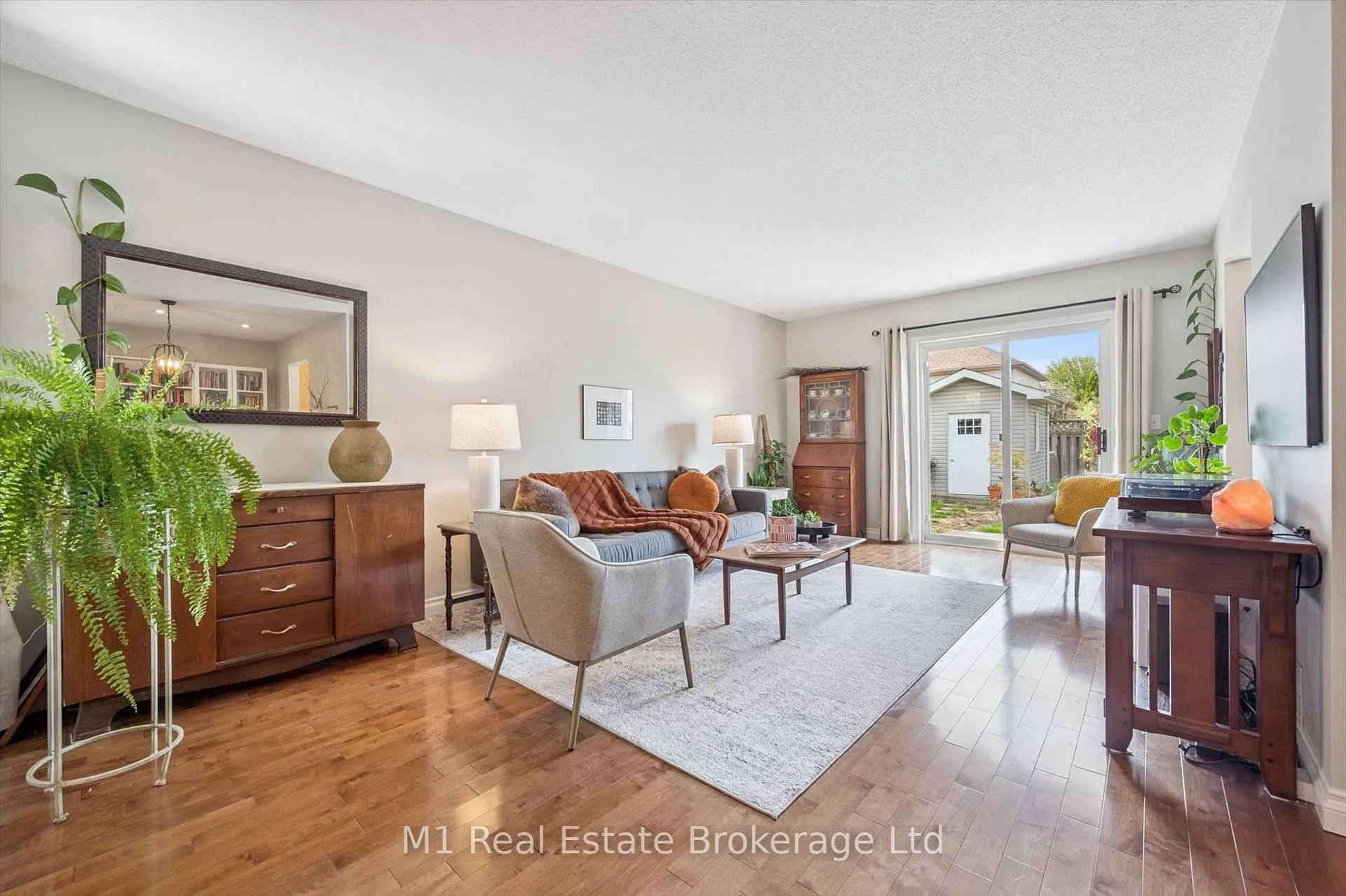 Photo 9 of 82 Starview Crescent, Guelph, Grange Road — HOMEH
